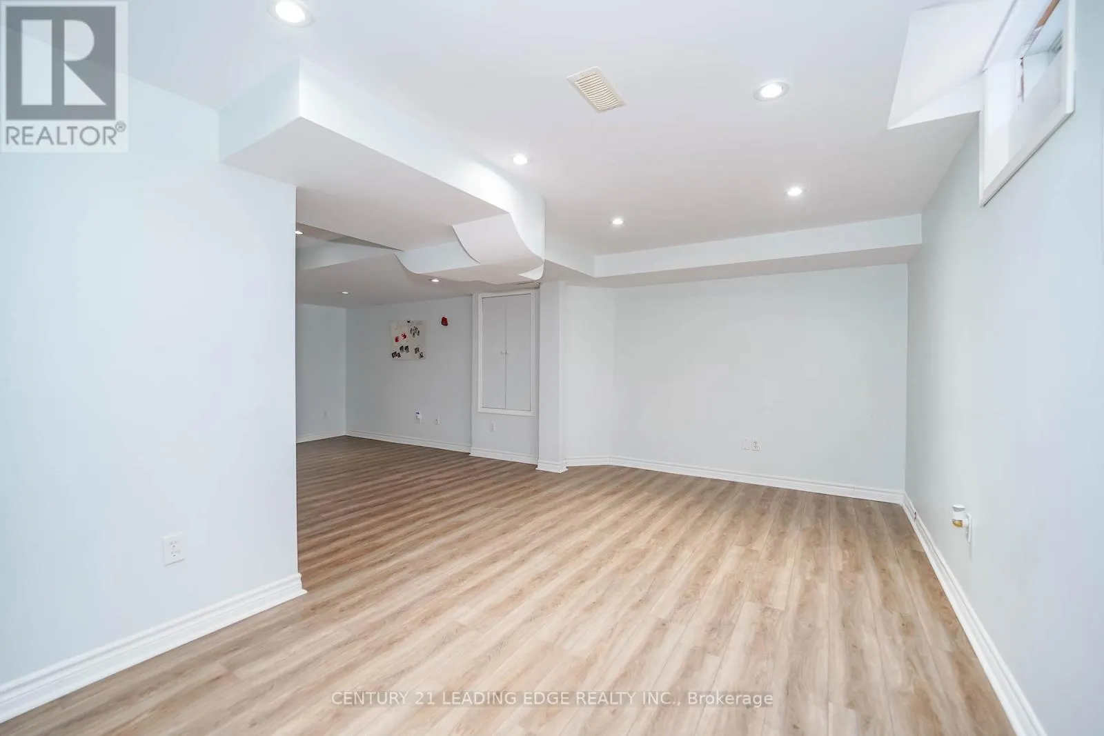 2 OGLEVIE DRIVE