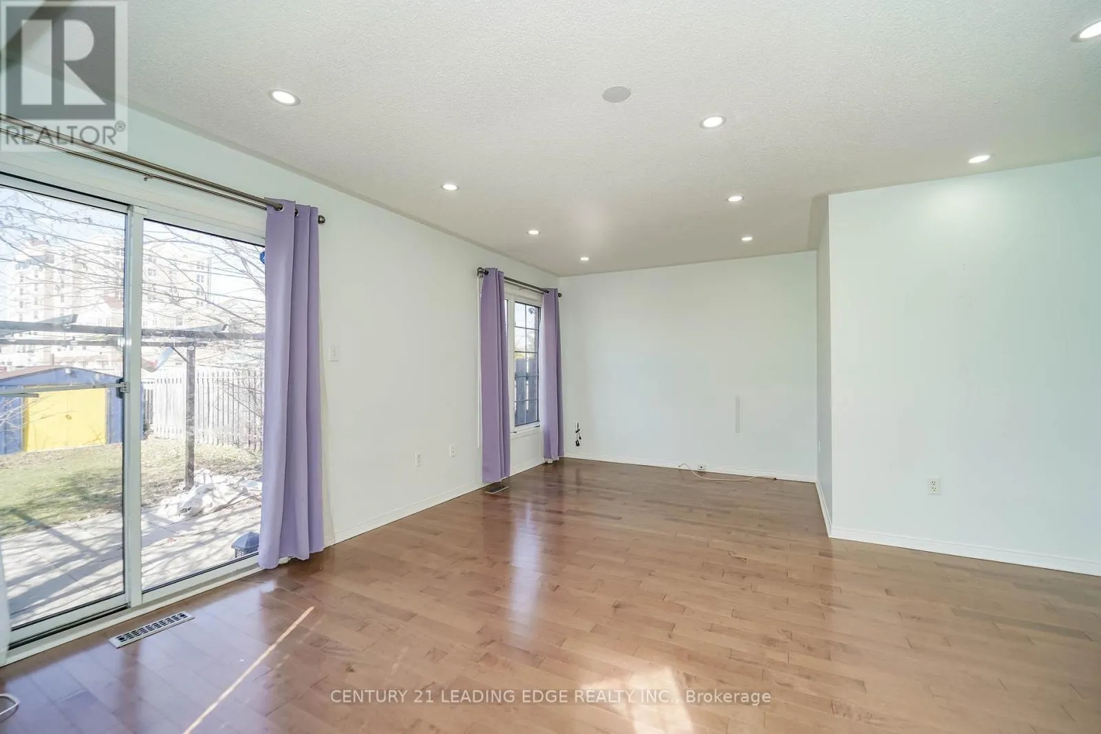 2 OGLEVIE DRIVE