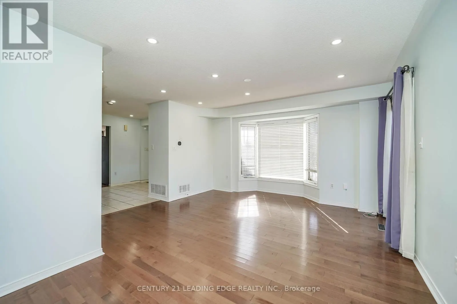 2 OGLEVIE DRIVE