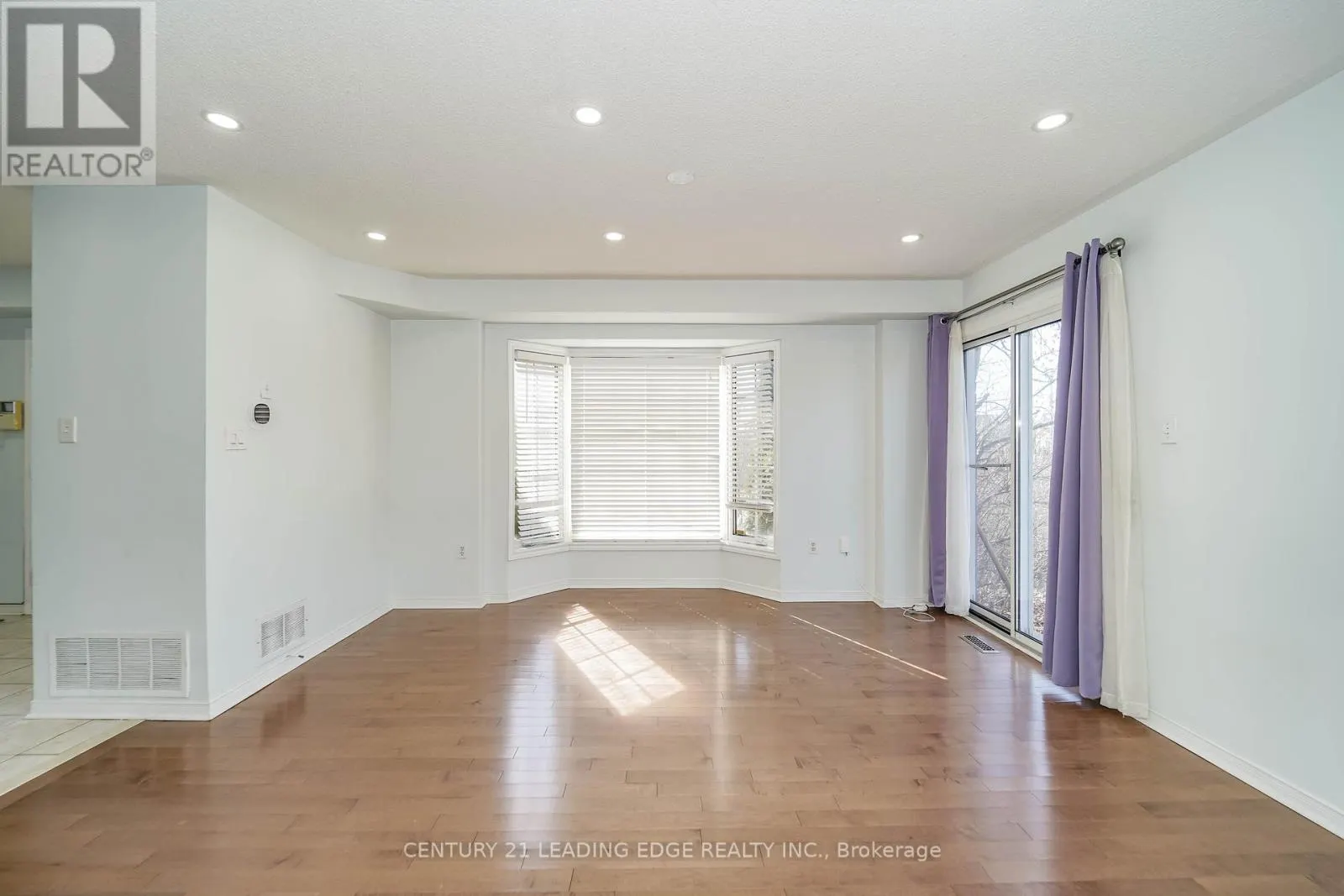 2 OGLEVIE DRIVE