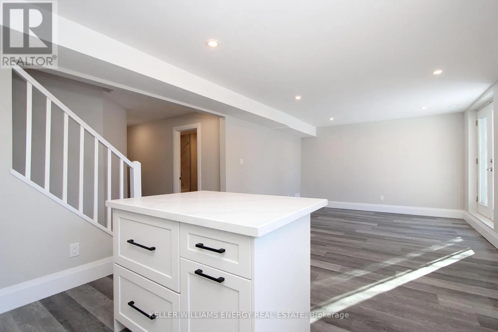 LOWER - 634 WILSON ROAD N, #Lower