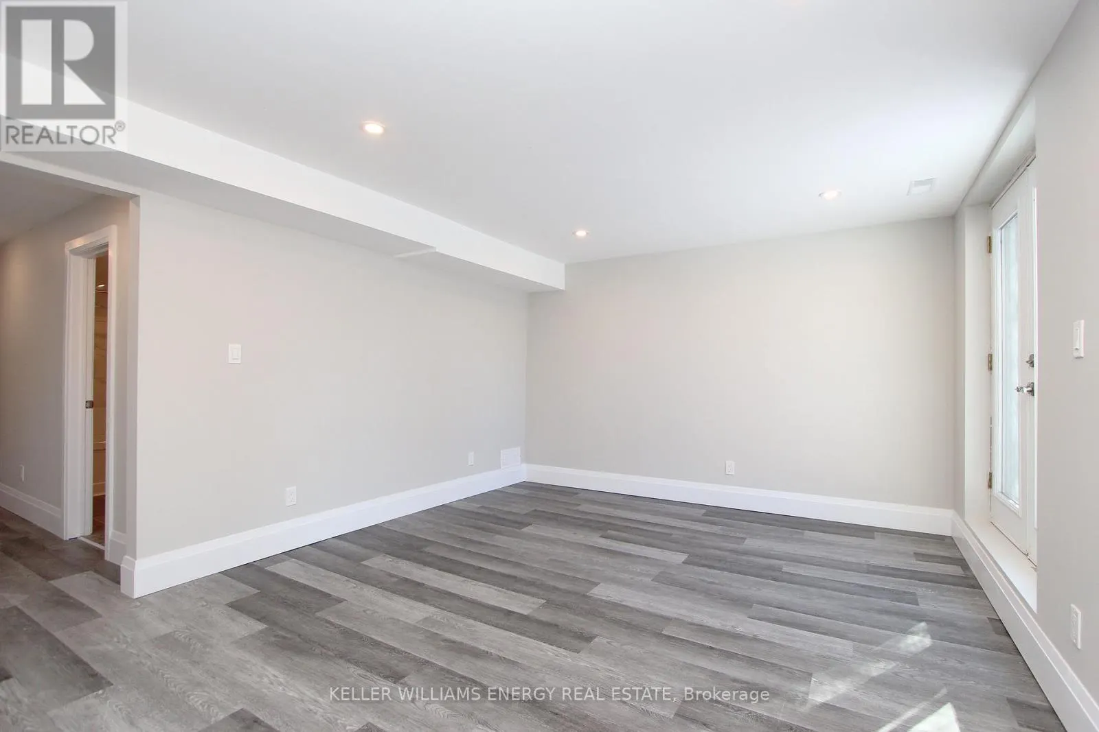 LOWER - 634 WILSON ROAD N, #Lower