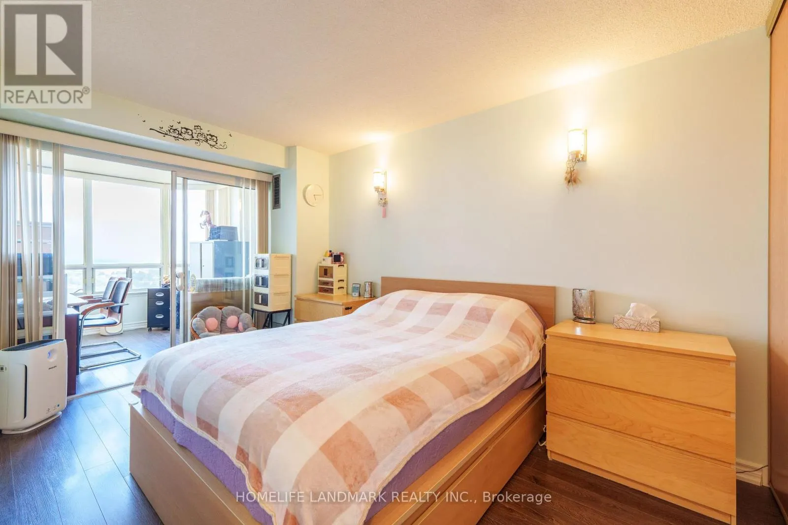 1906 - 350 ALTON TOWERS CIRCLE