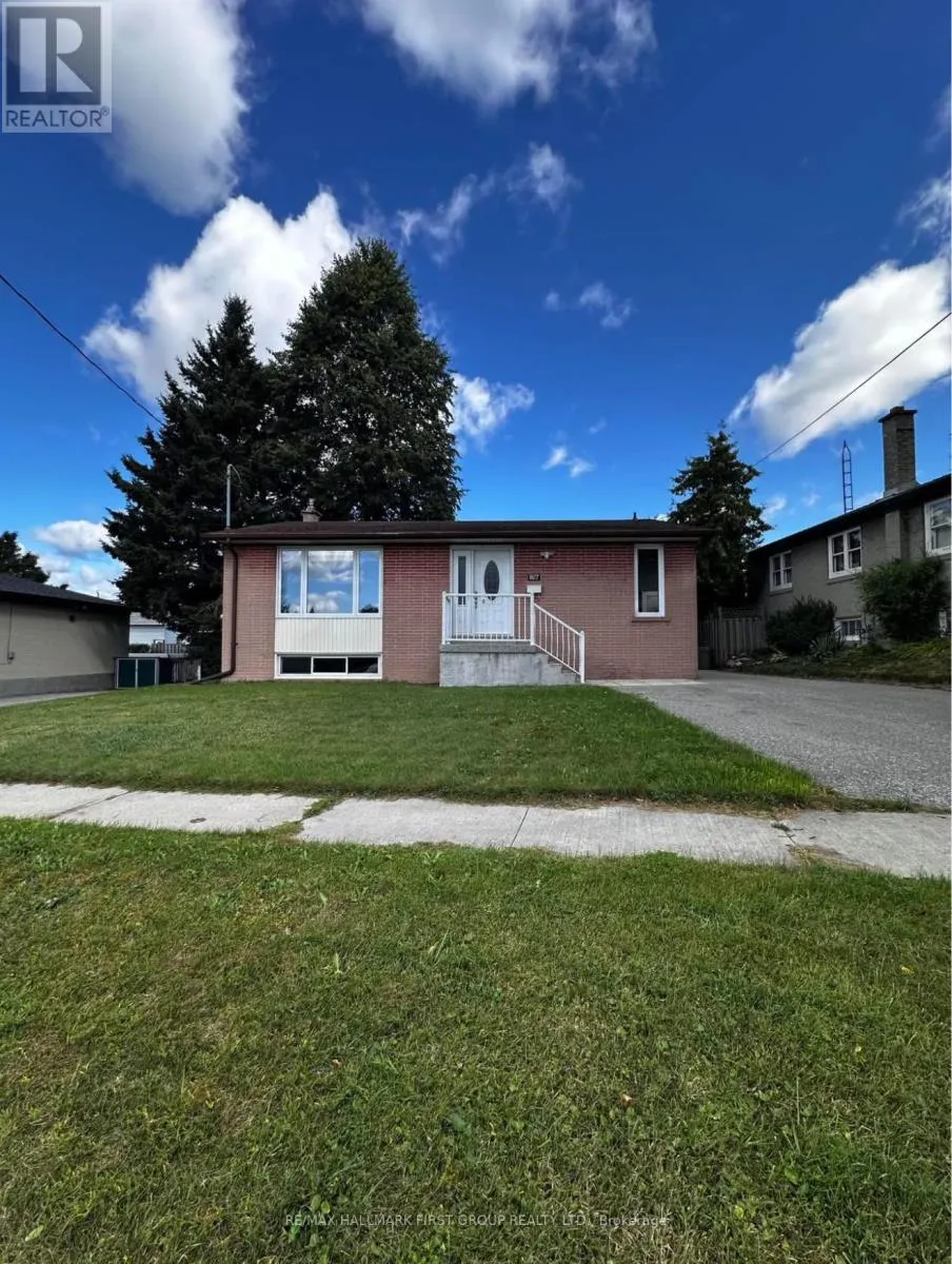 927 GREENWOOD CRESCENT
