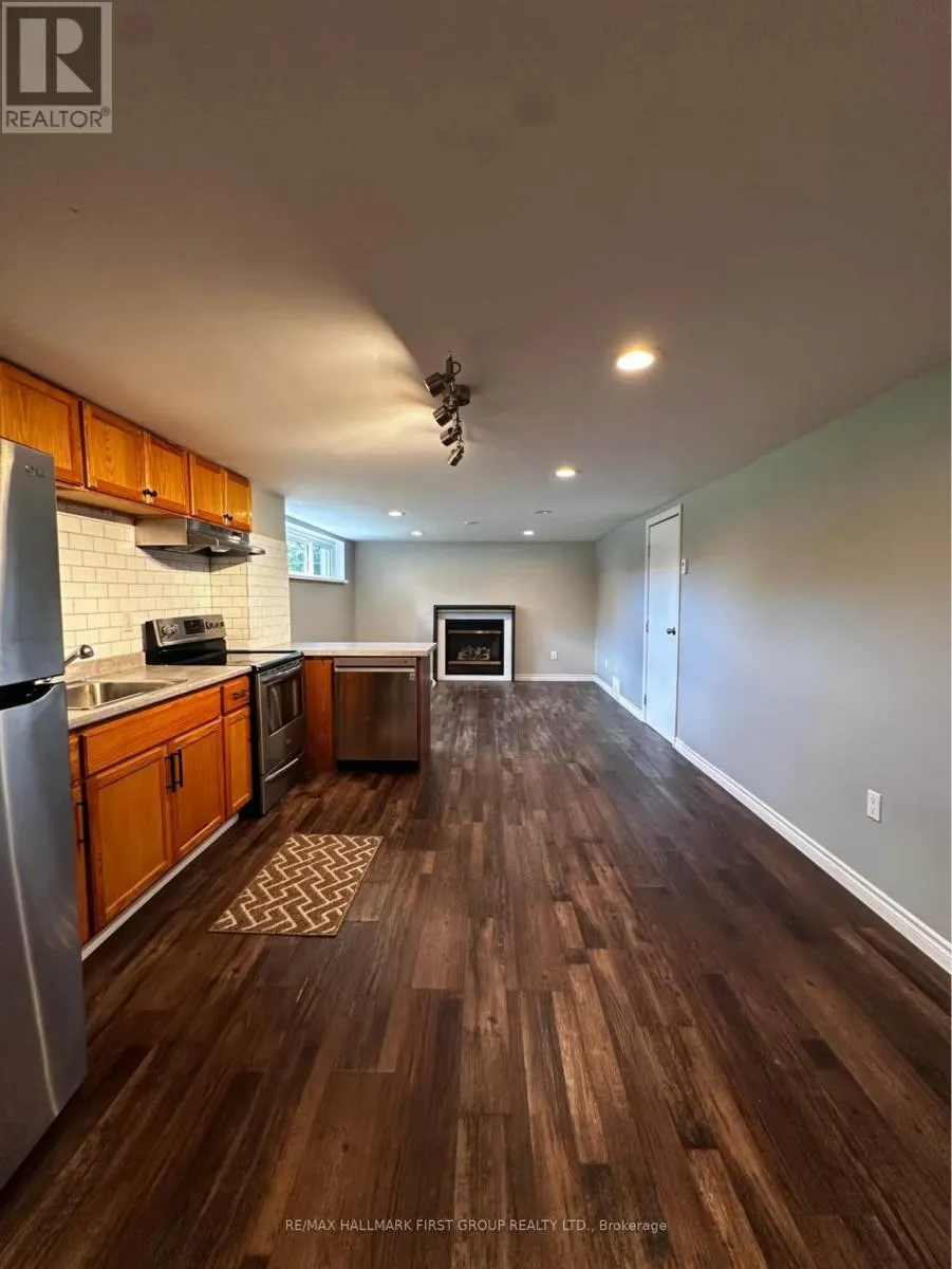 927 GREENWOOD CRESCENT