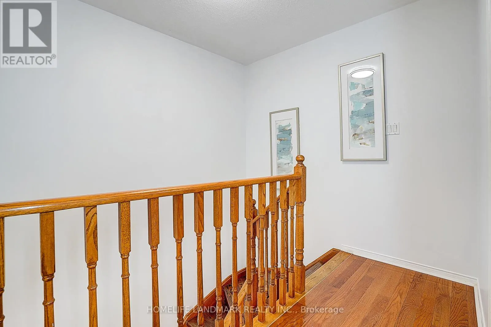 21 DONLEVY CRESCENT