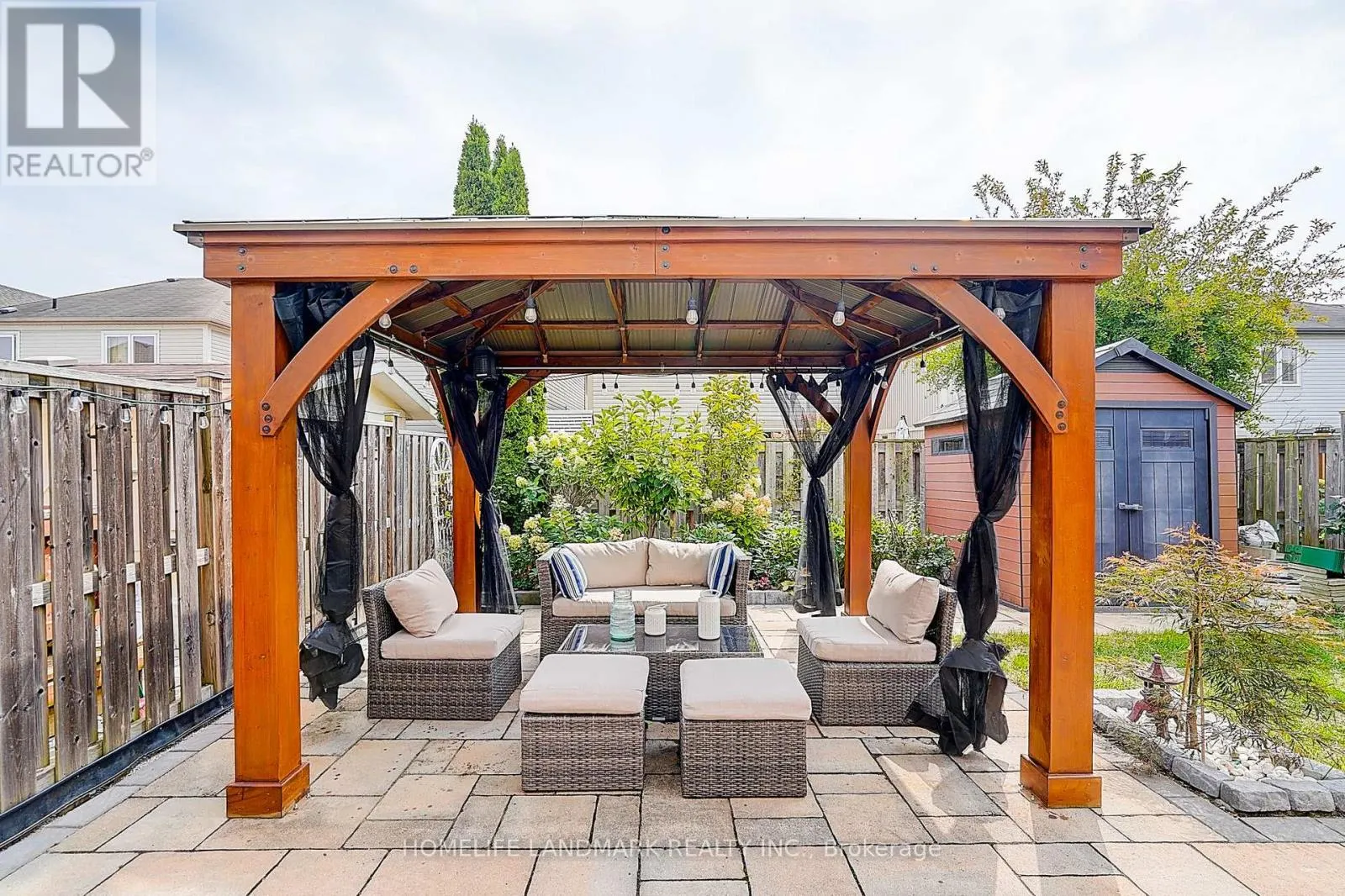 21 DONLEVY CRESCENT