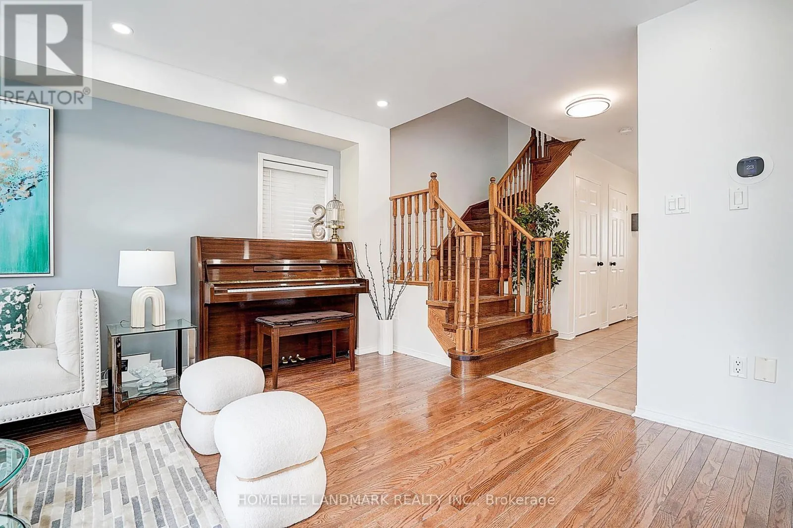 21 DONLEVY CRESCENT