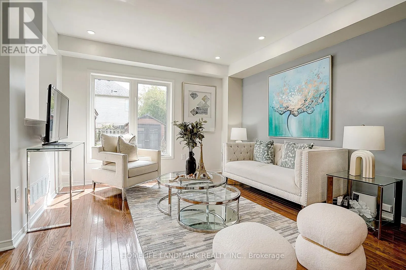 21 DONLEVY CRESCENT
