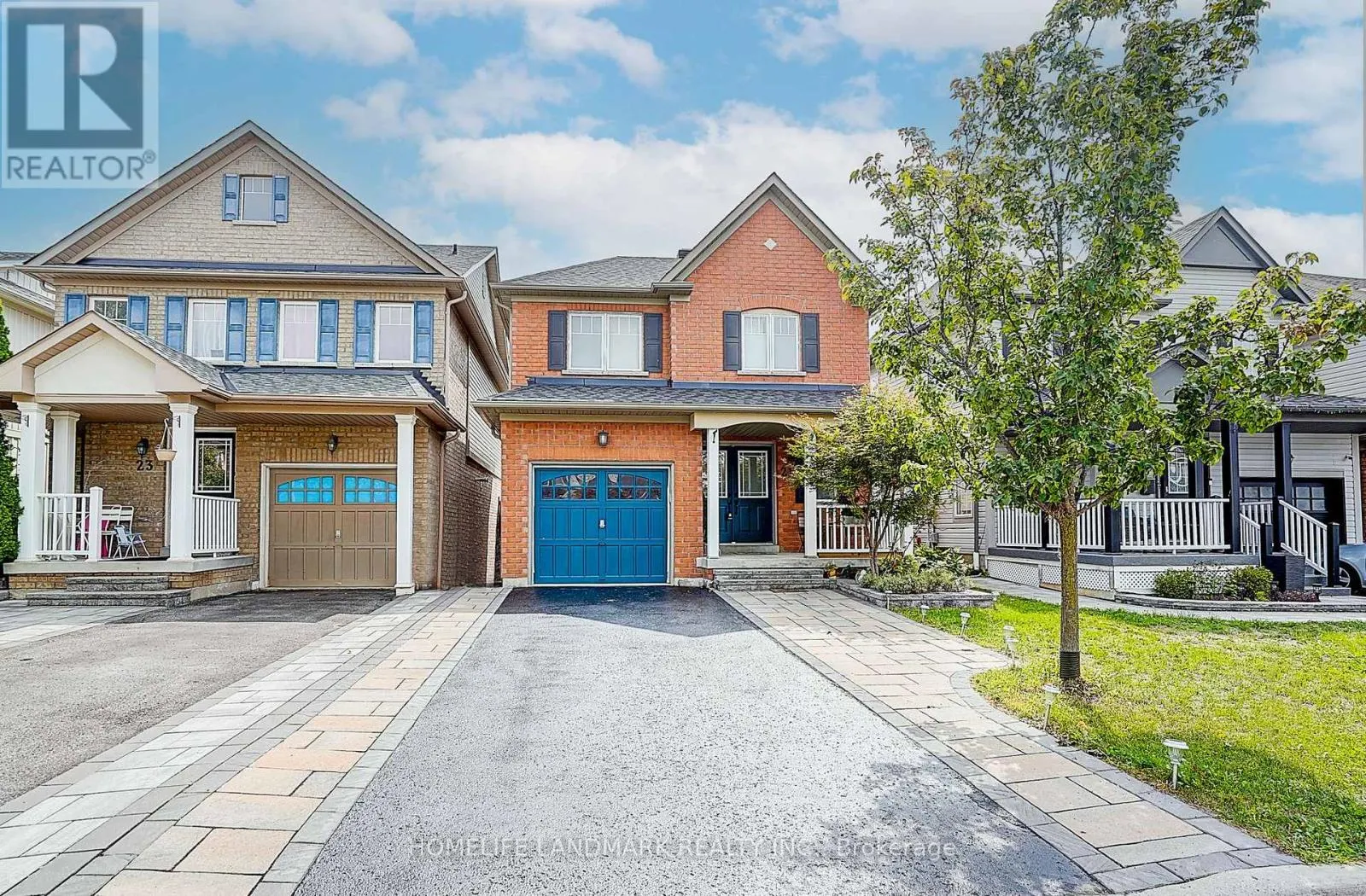 21 DONLEVY CRESCENT