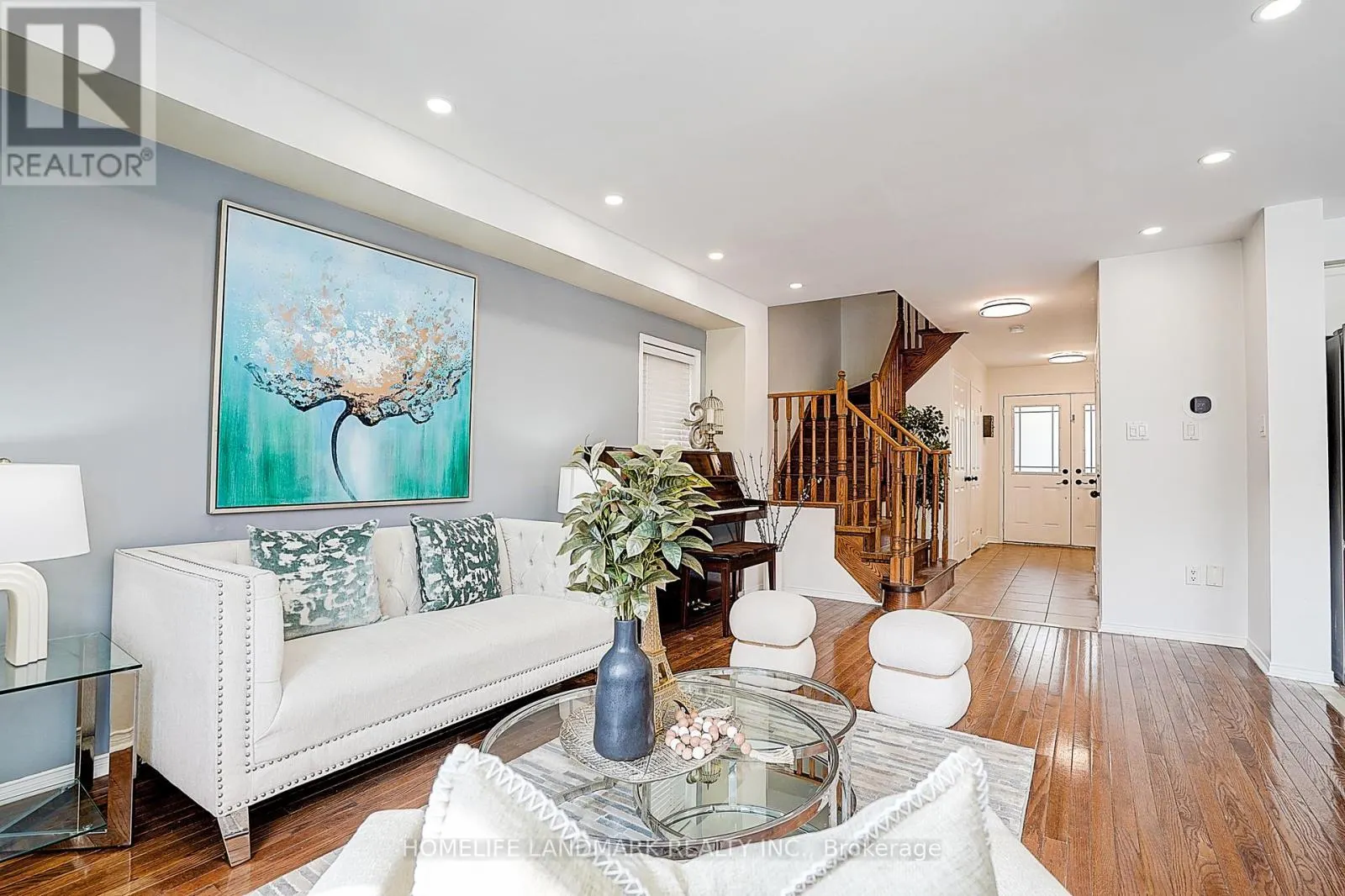 21 DONLEVY CRESCENT