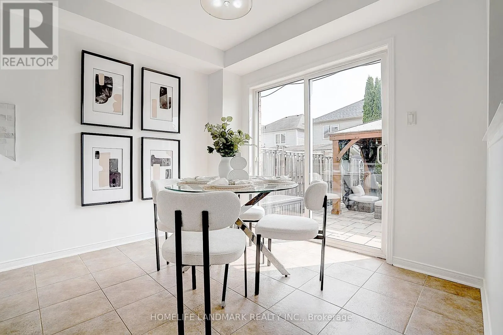21 DONLEVY CRESCENT