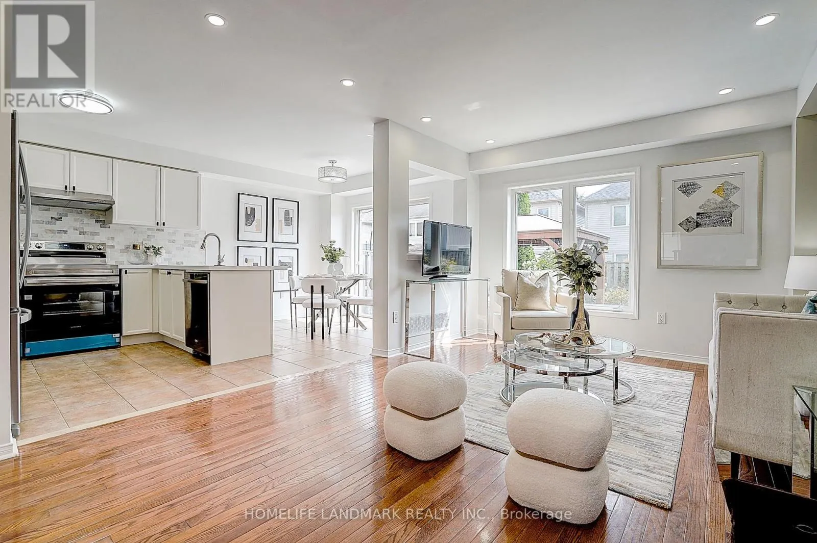 21 DONLEVY CRESCENT