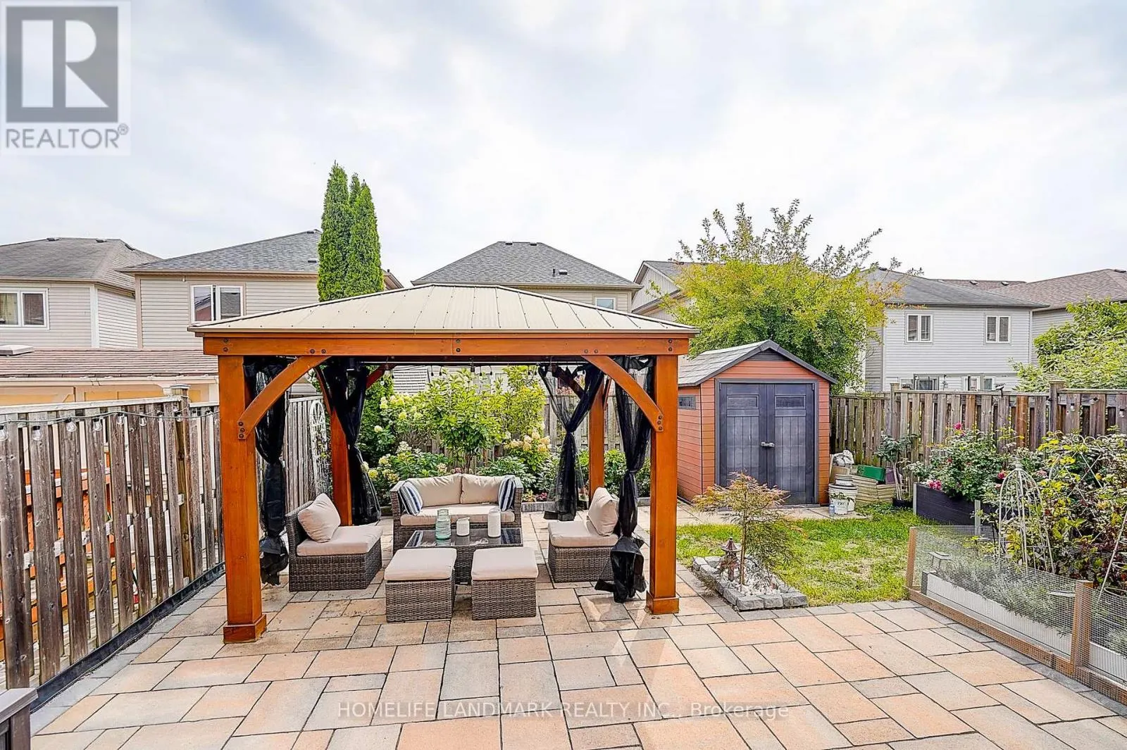 21 DONLEVY CRESCENT