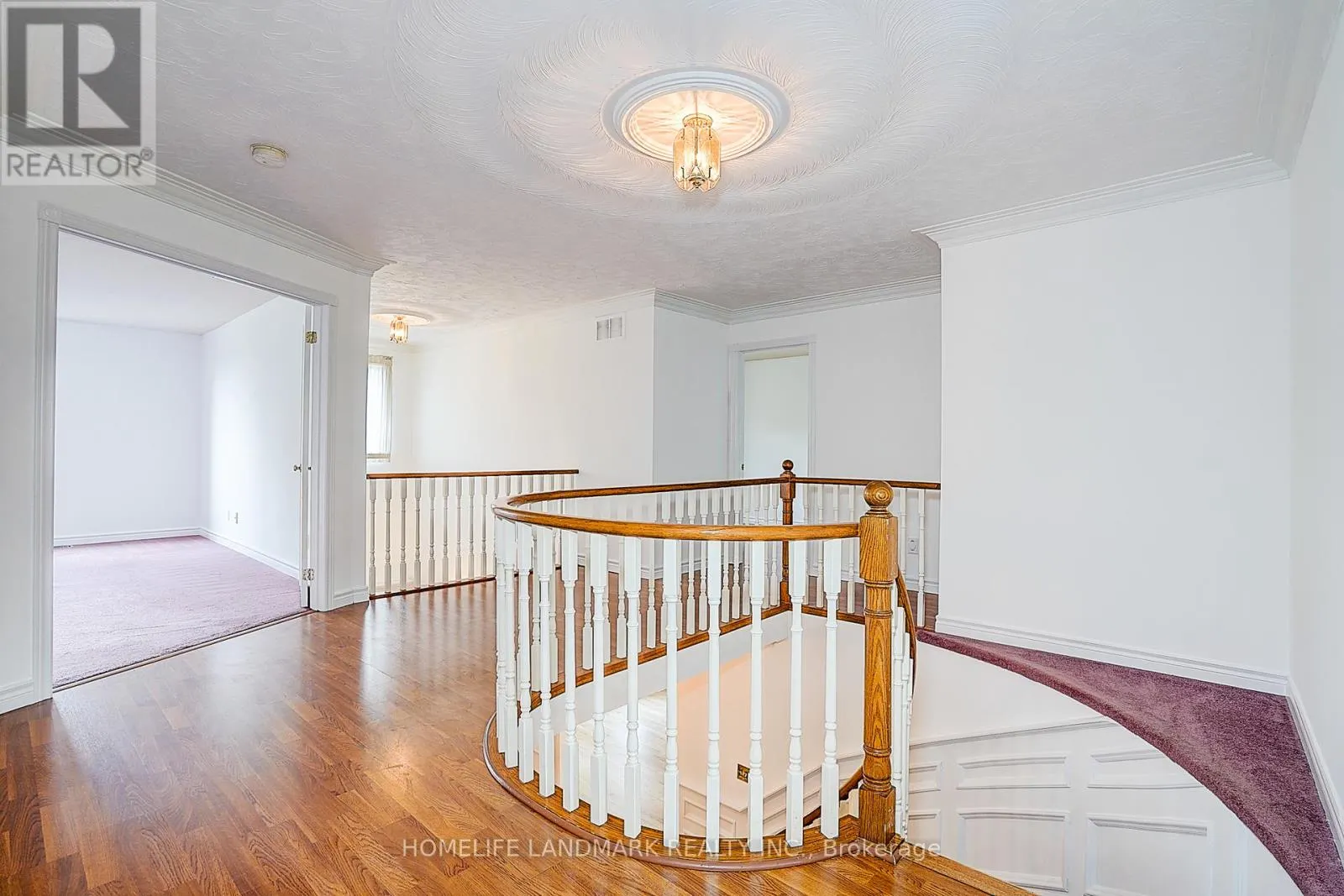 19 BRIDLE COURT