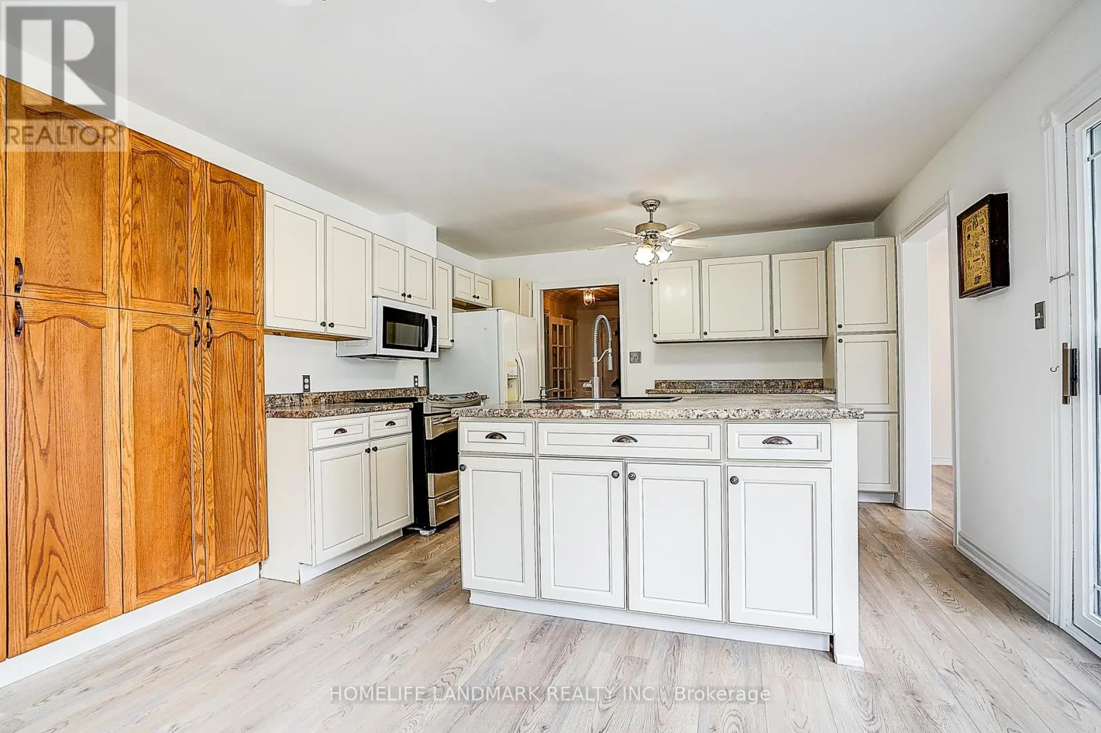 19 BRIDLE COURT