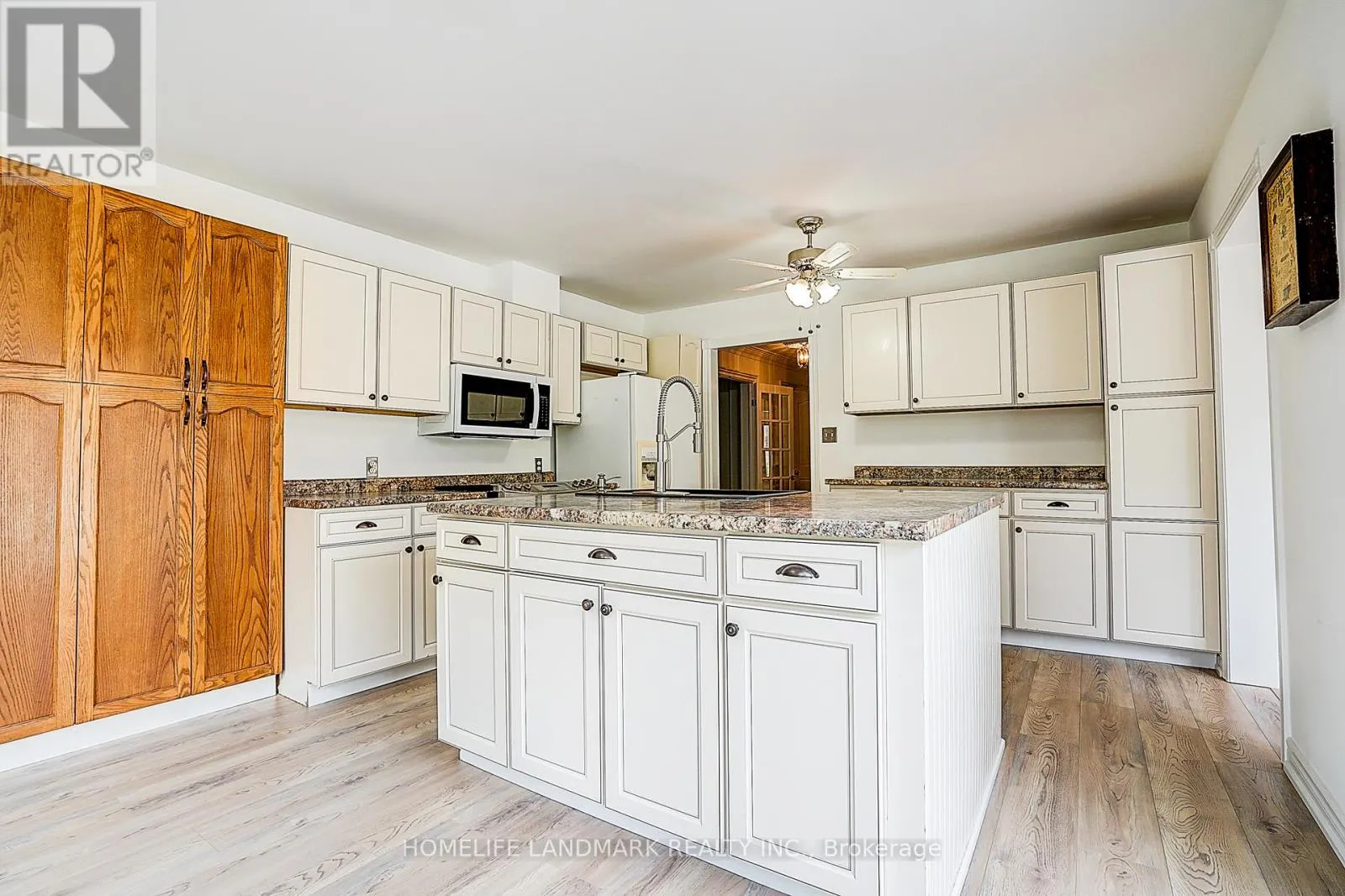 19 BRIDLE COURT