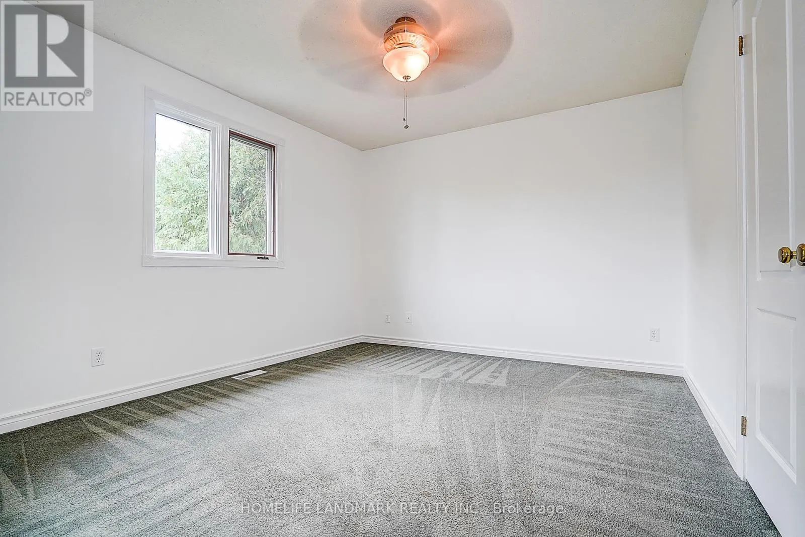 19 BRIDLE COURT