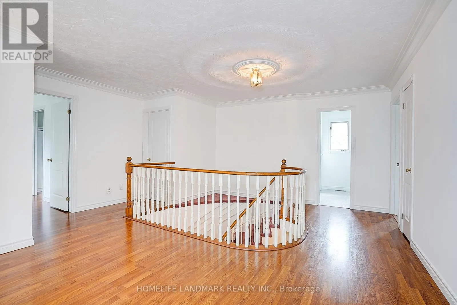 19 BRIDLE COURT
