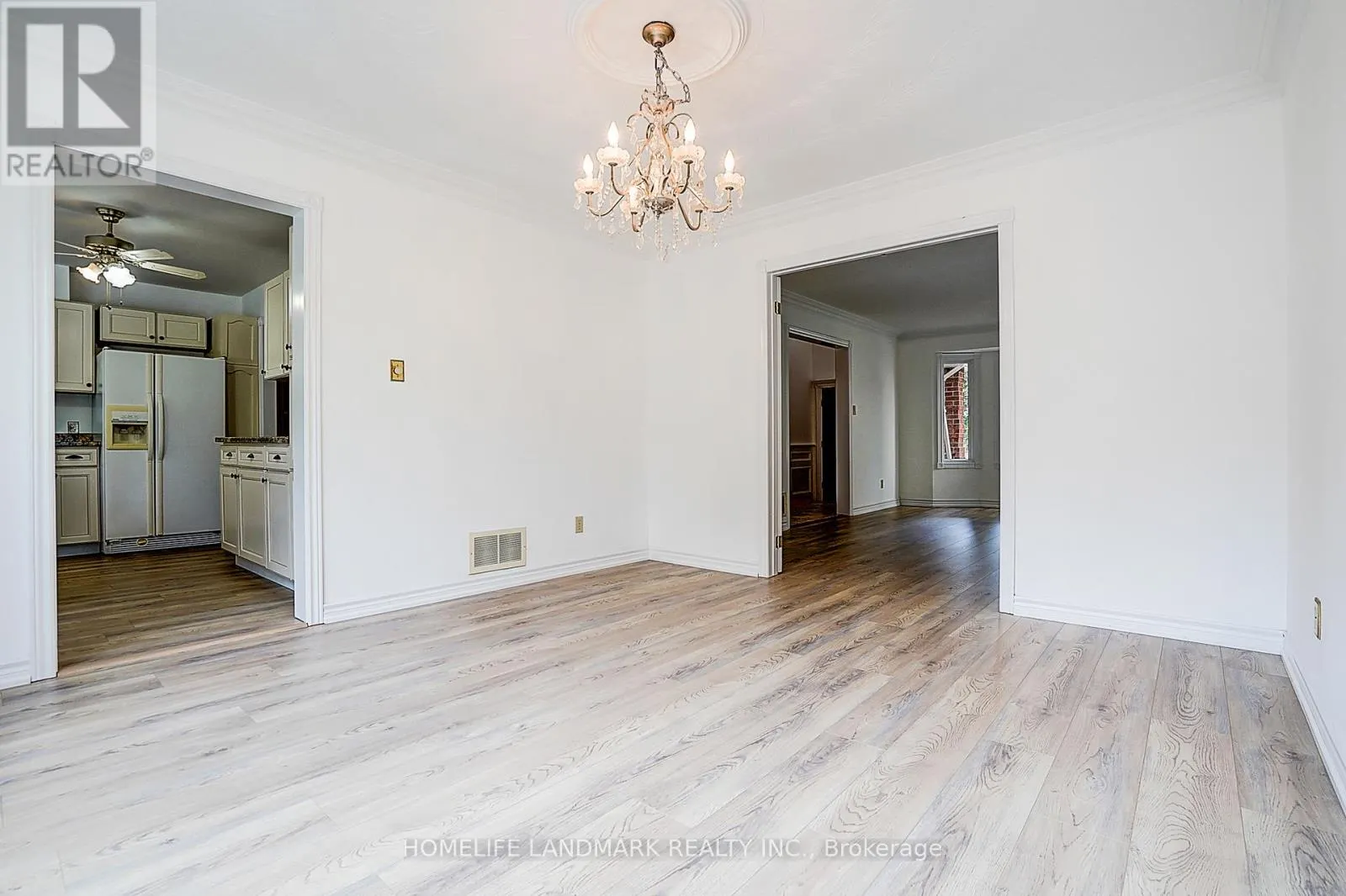 19 BRIDLE COURT