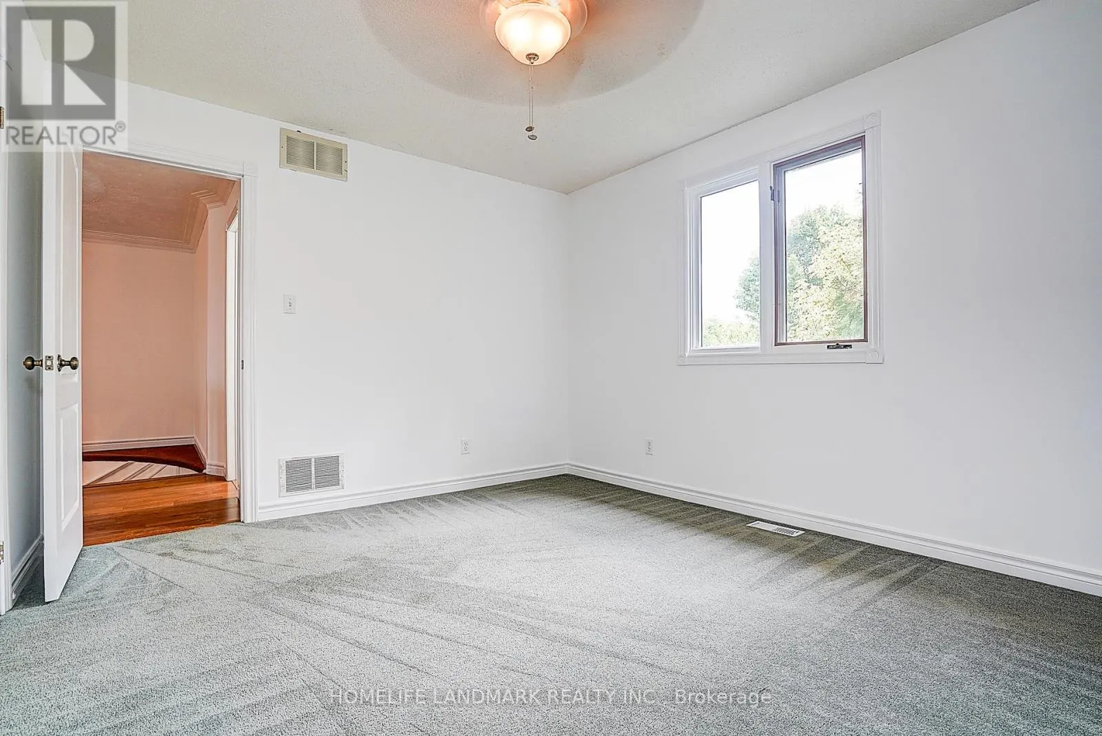 19 BRIDLE COURT