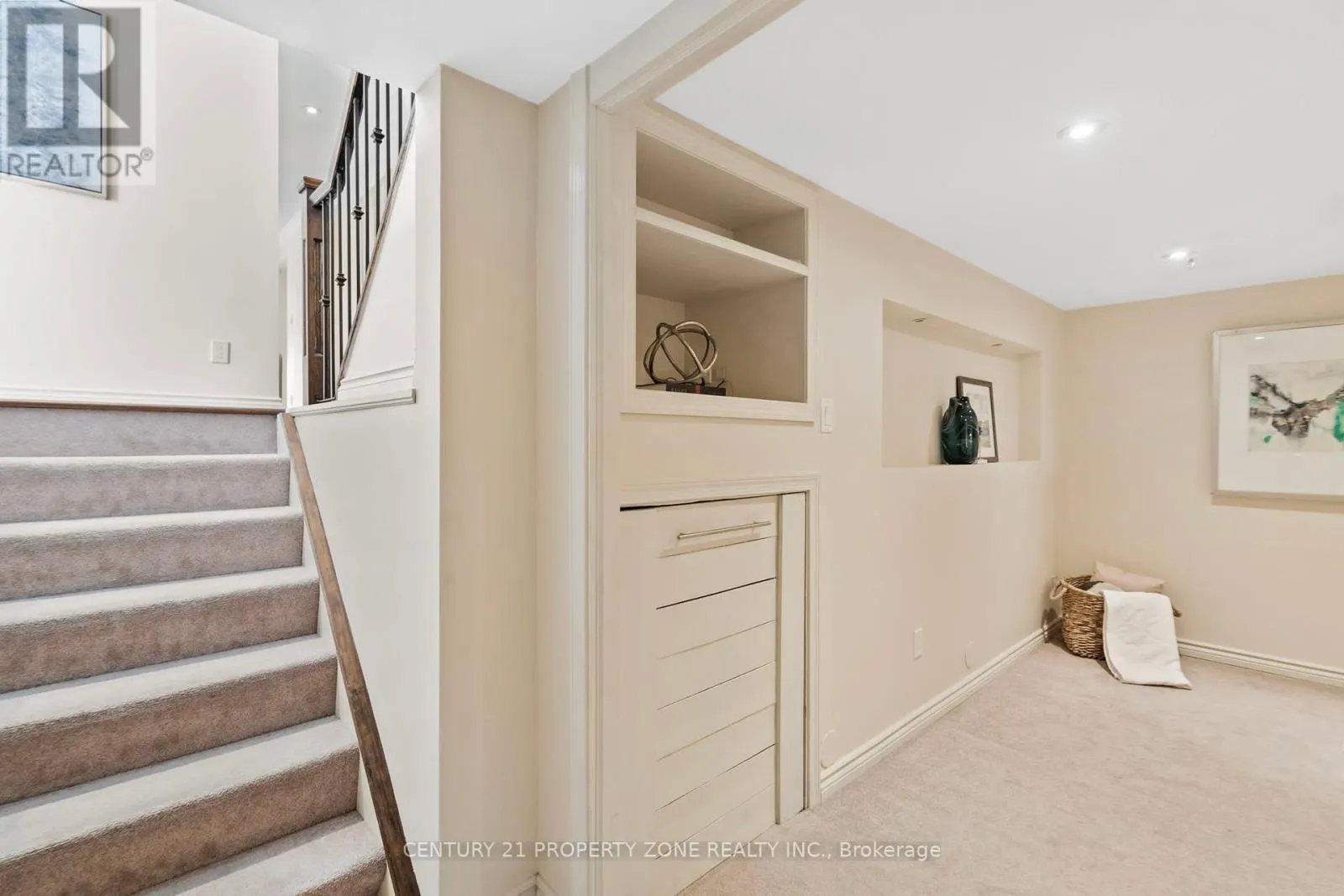 7 RODARICK DRIVE