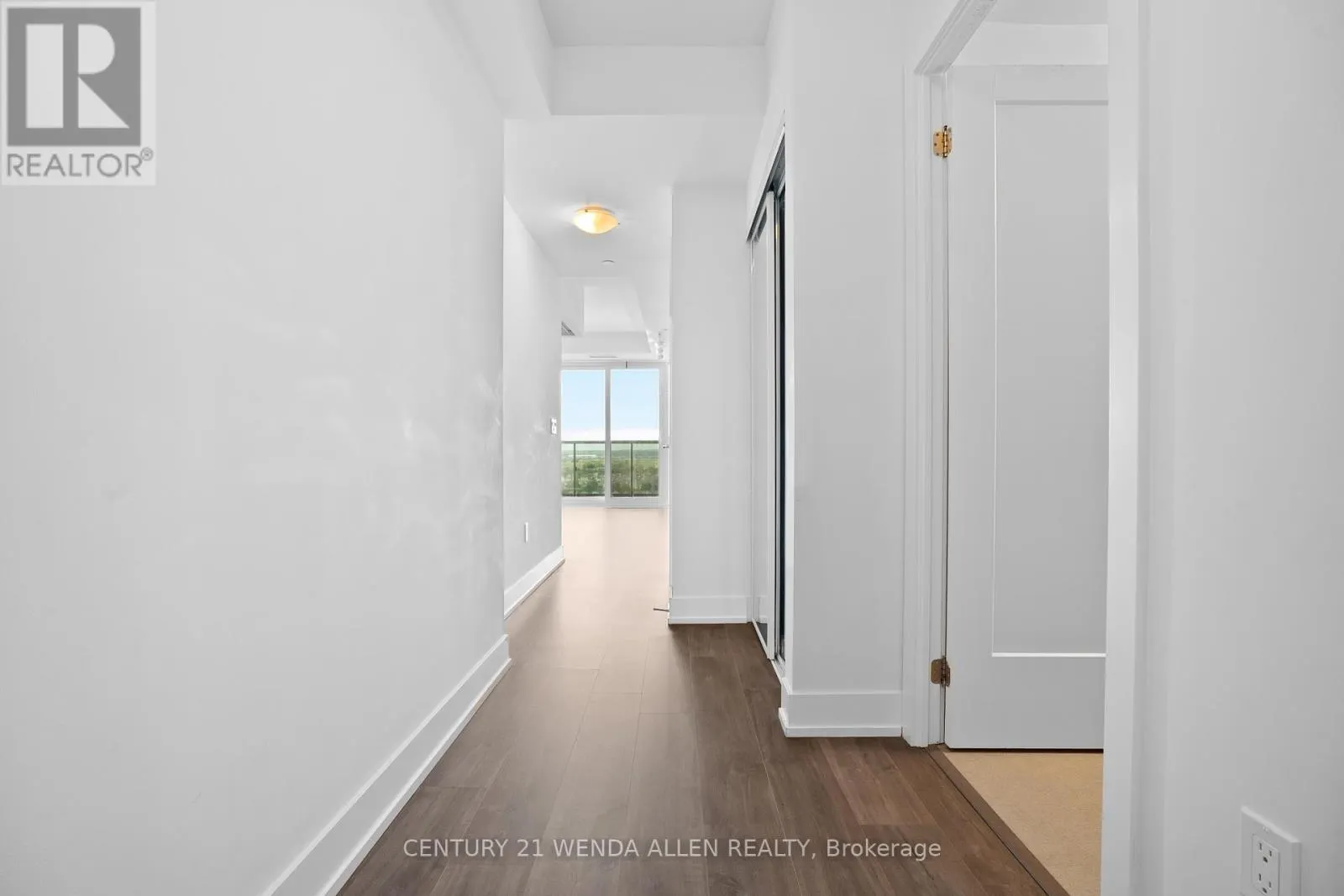 1901 - 2550 SIMCOE STREET N