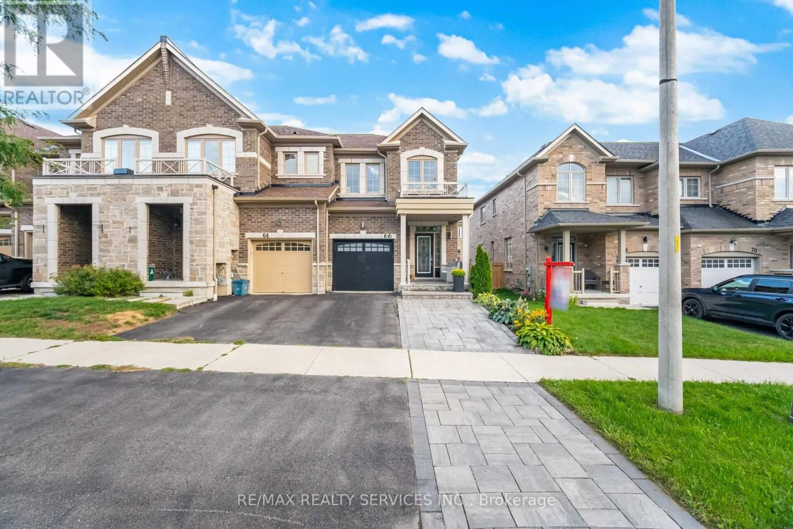66 RIMROCK CRESCENT