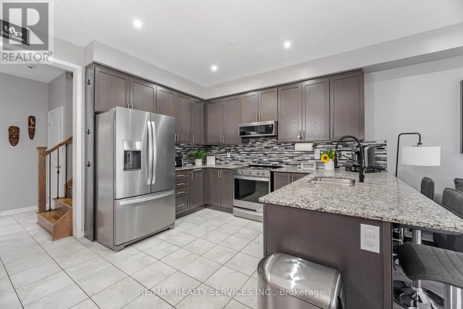 66 RIMROCK CRESCENT