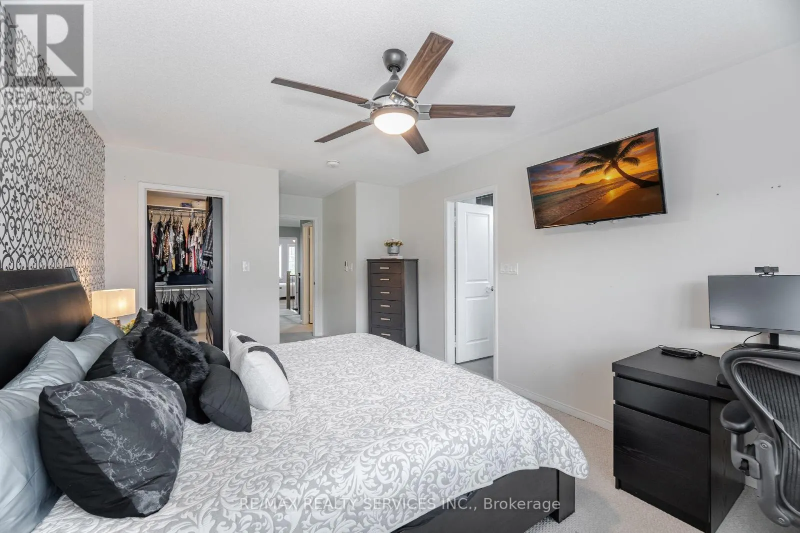 66 RIMROCK CRESCENT