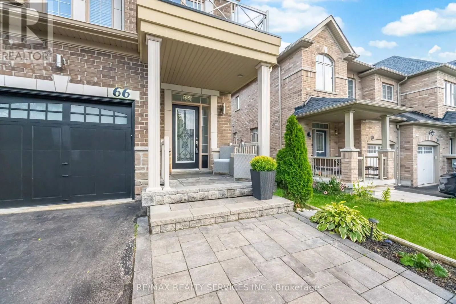 66 RIMROCK CRESCENT