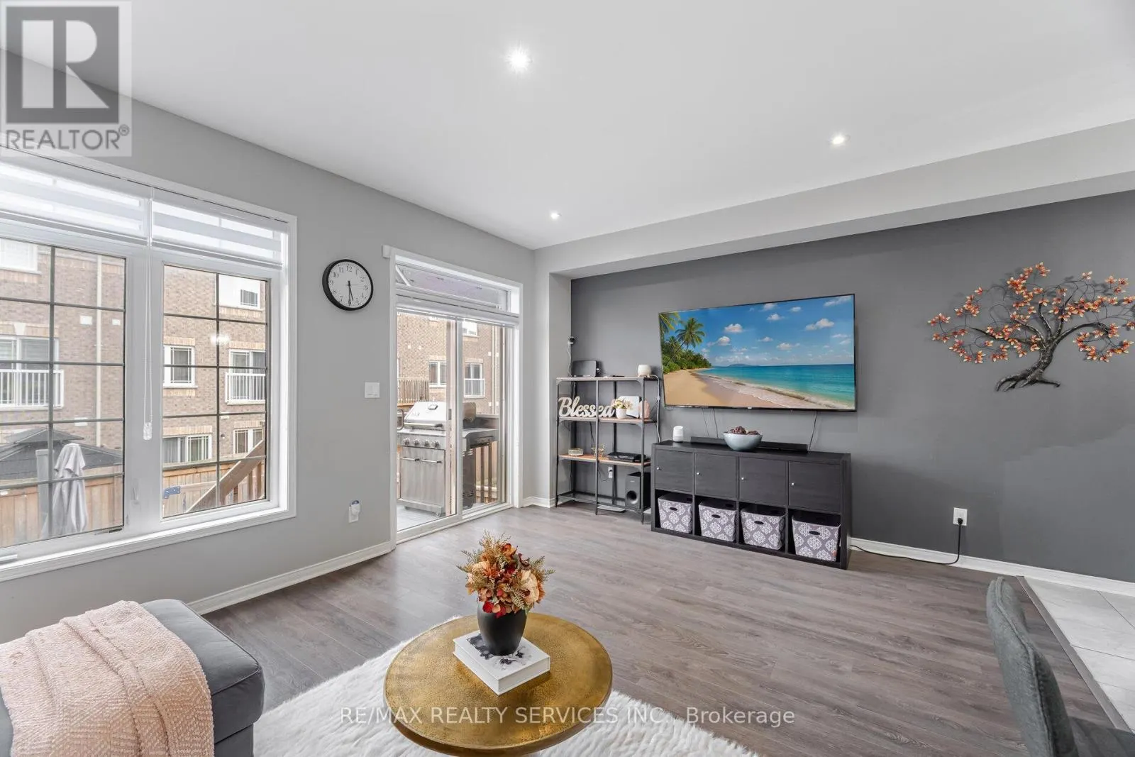 66 RIMROCK CRESCENT
