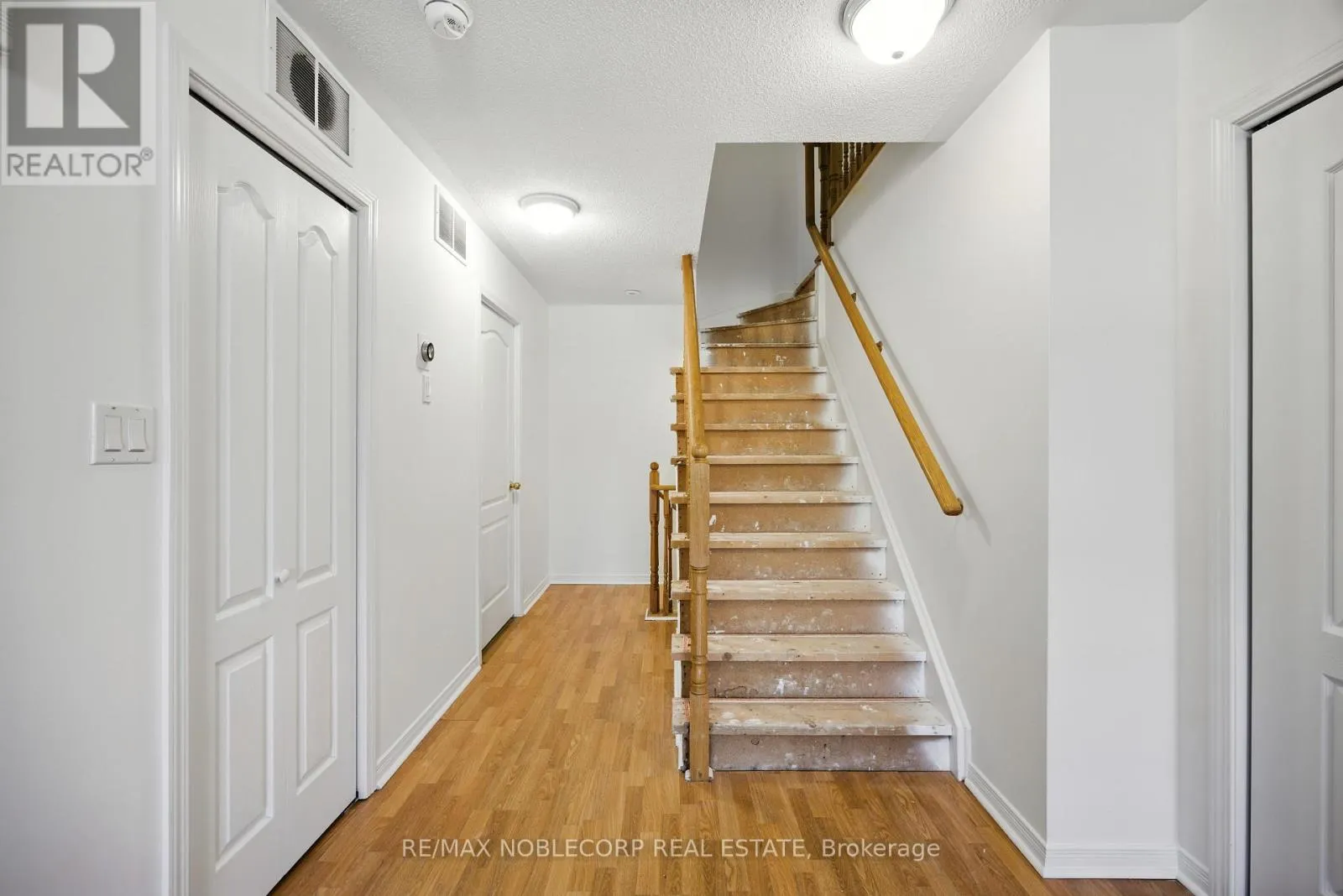 311 - 45 STRANGFORD LANE