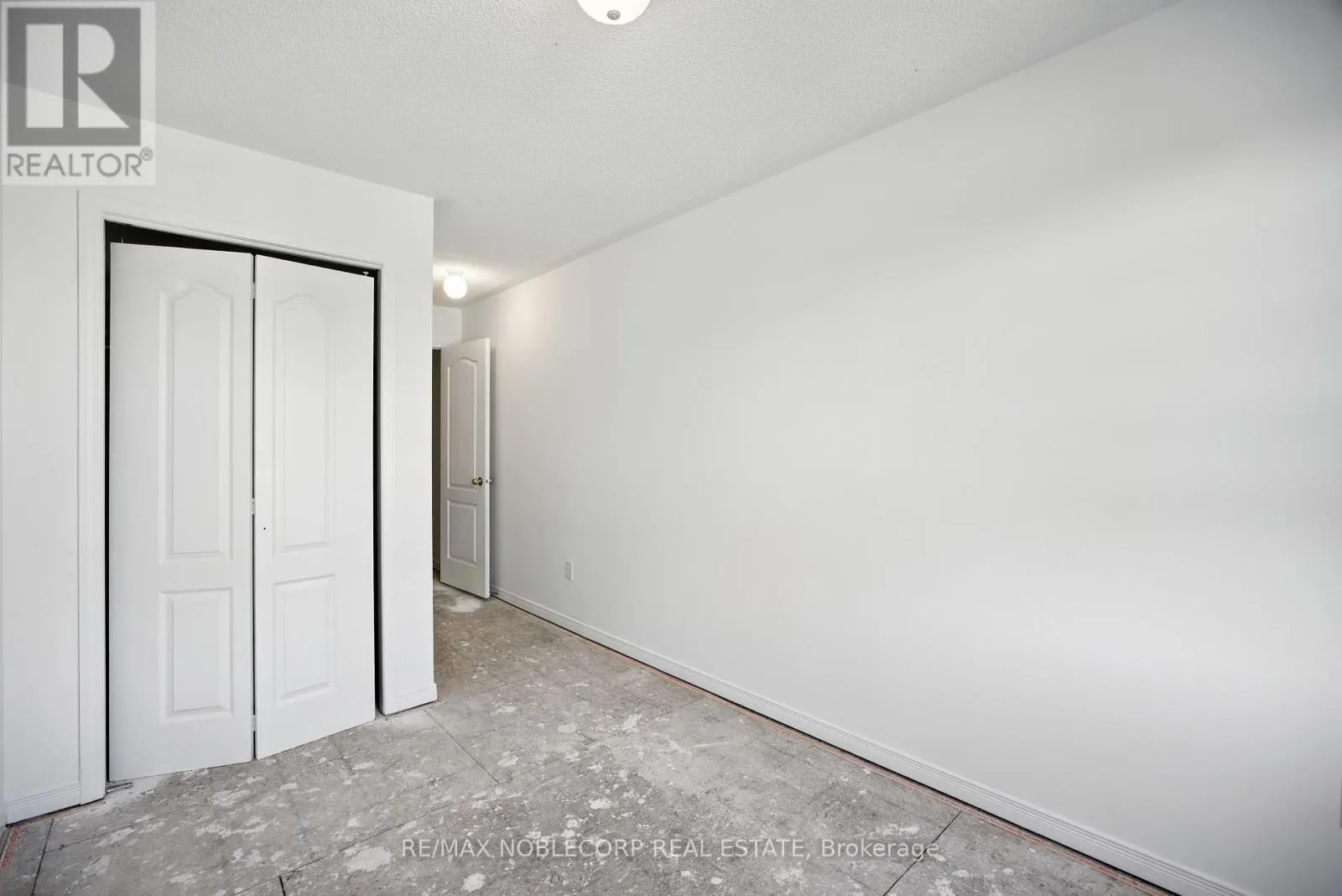 311 - 45 STRANGFORD LANE