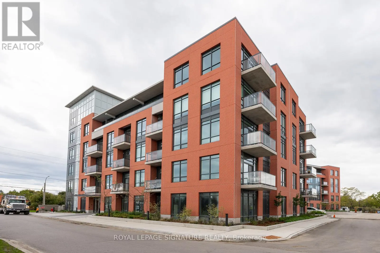 224 - 1010 DUNDAS STREET