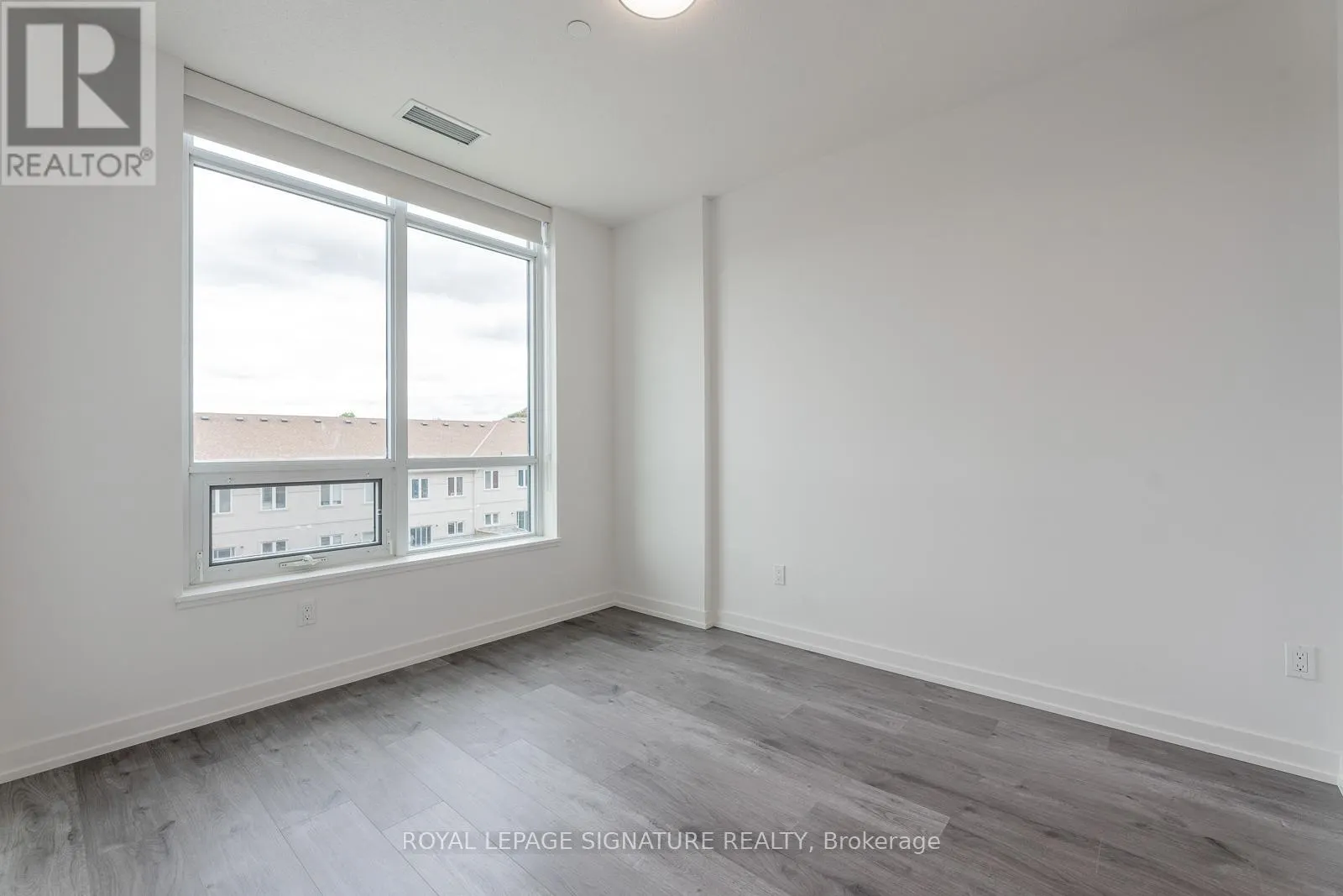 224 - 1010 DUNDAS STREET