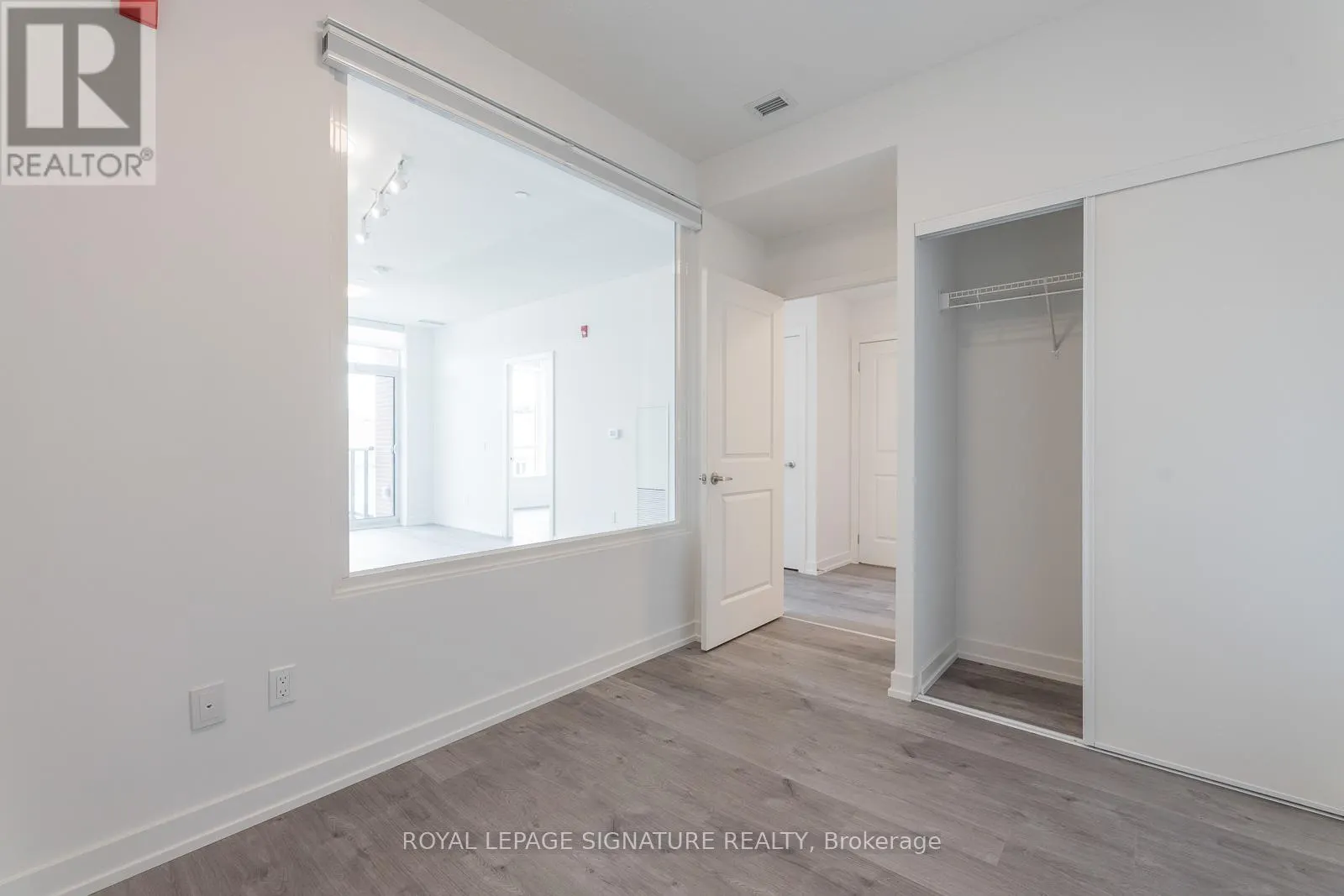 224 - 1010 DUNDAS STREET