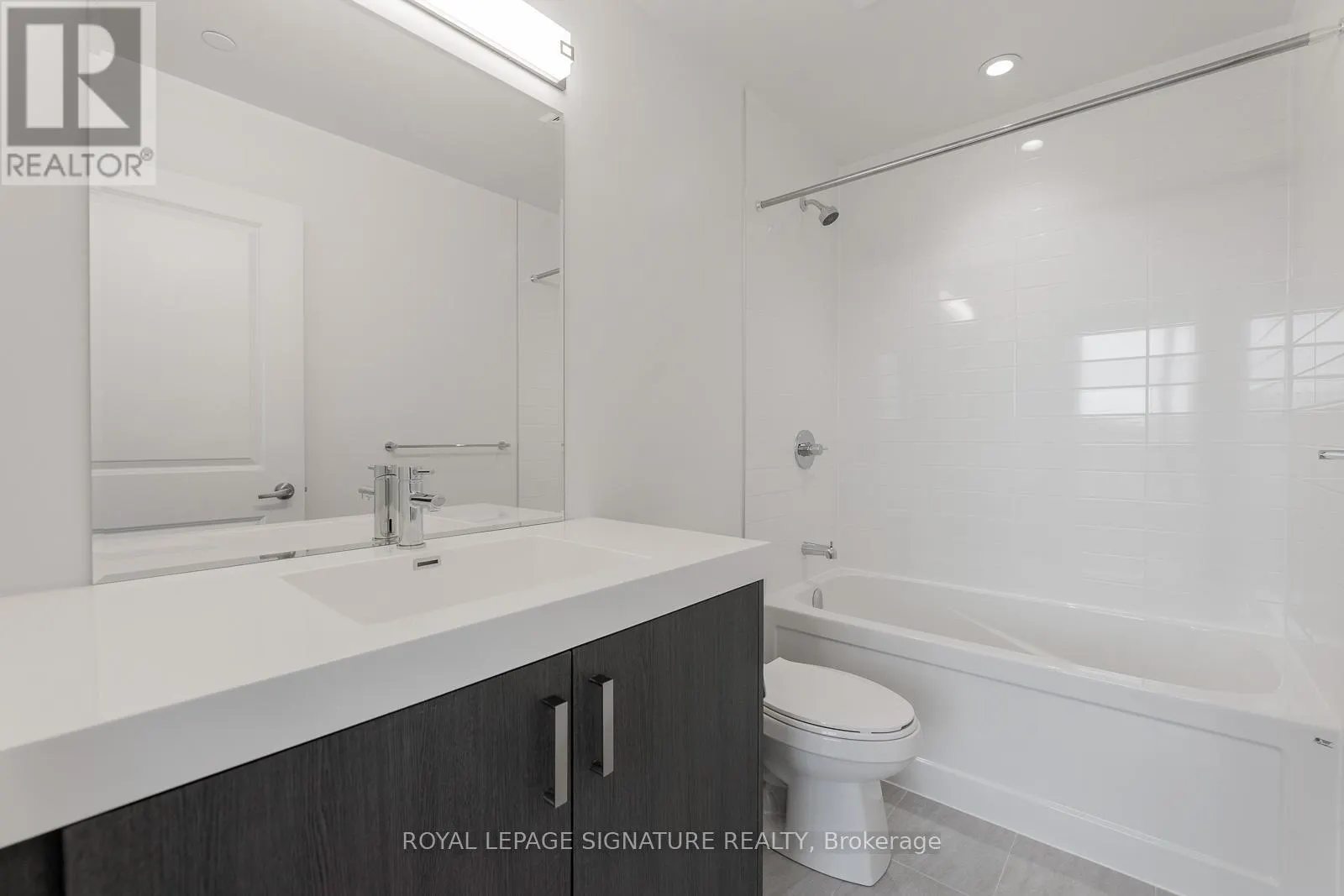 224 - 1010 DUNDAS STREET
