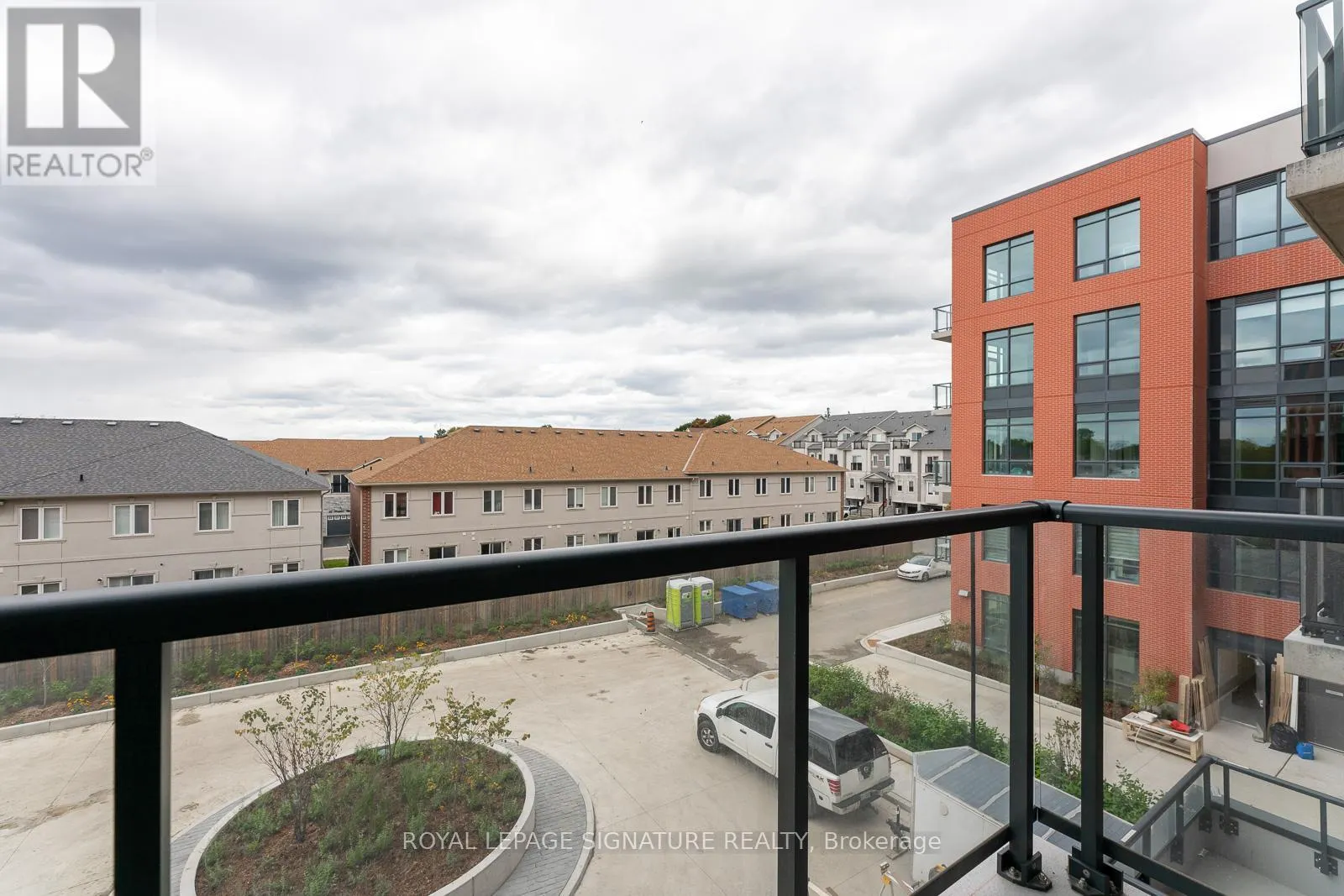 224 - 1010 DUNDAS STREET