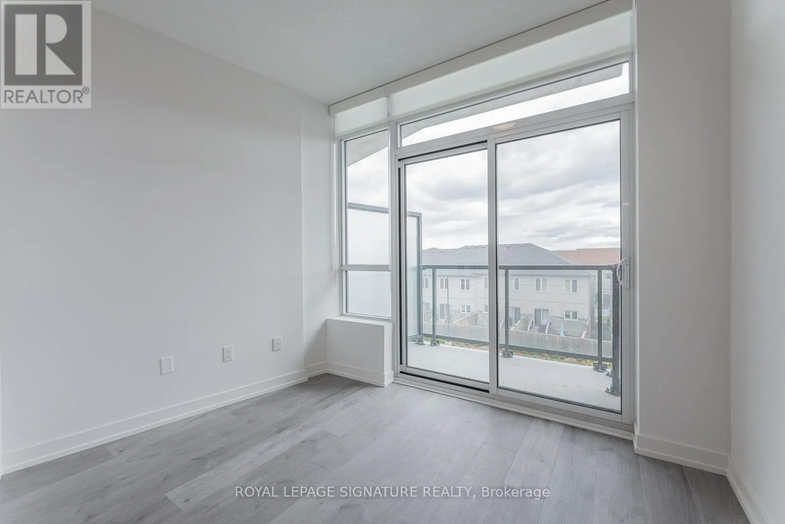 224 - 1010 DUNDAS STREET
