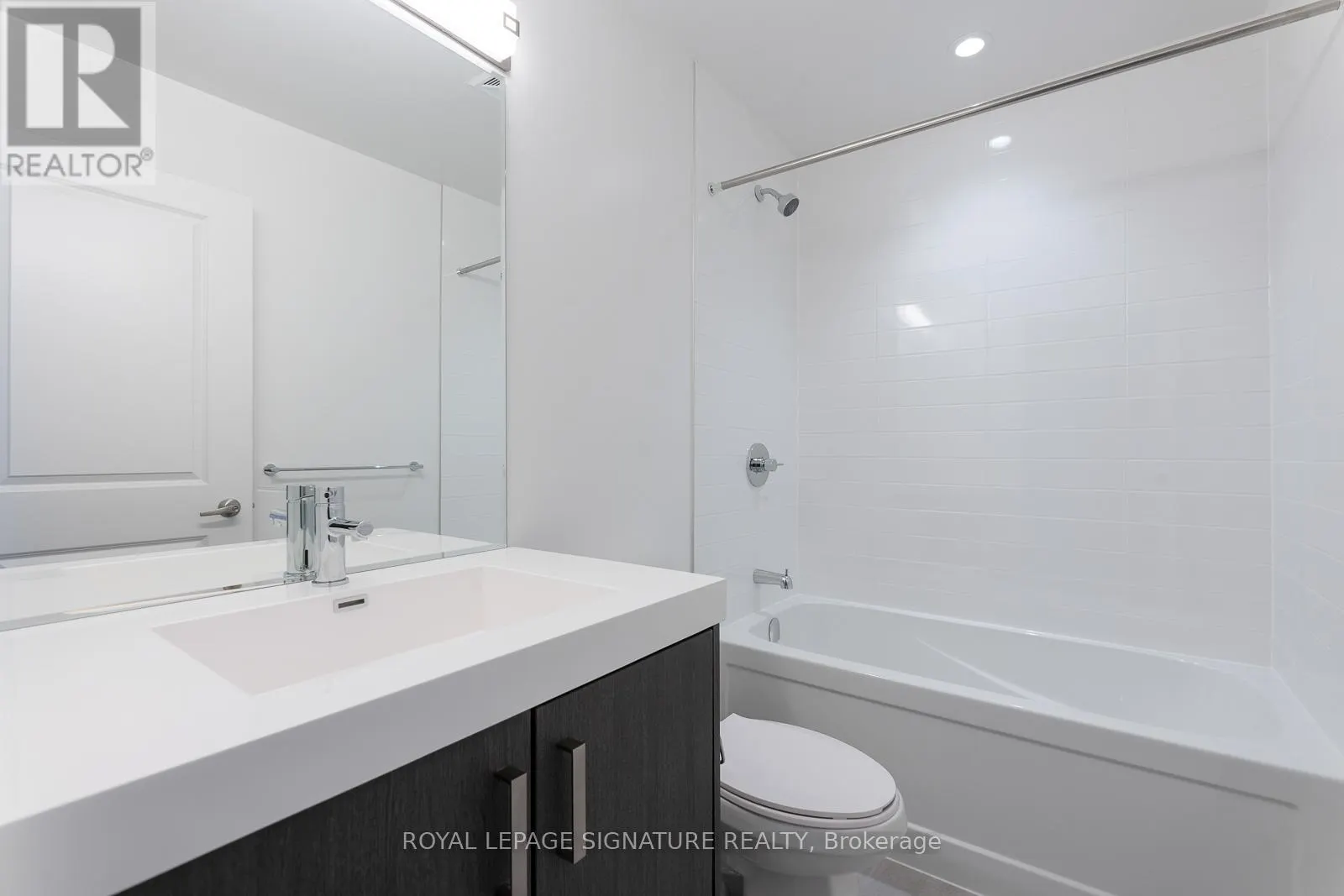 224 - 1010 DUNDAS STREET