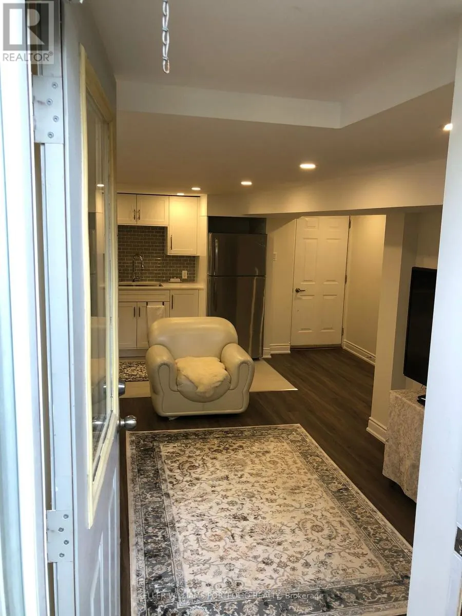 1 WINCREST DRIVE