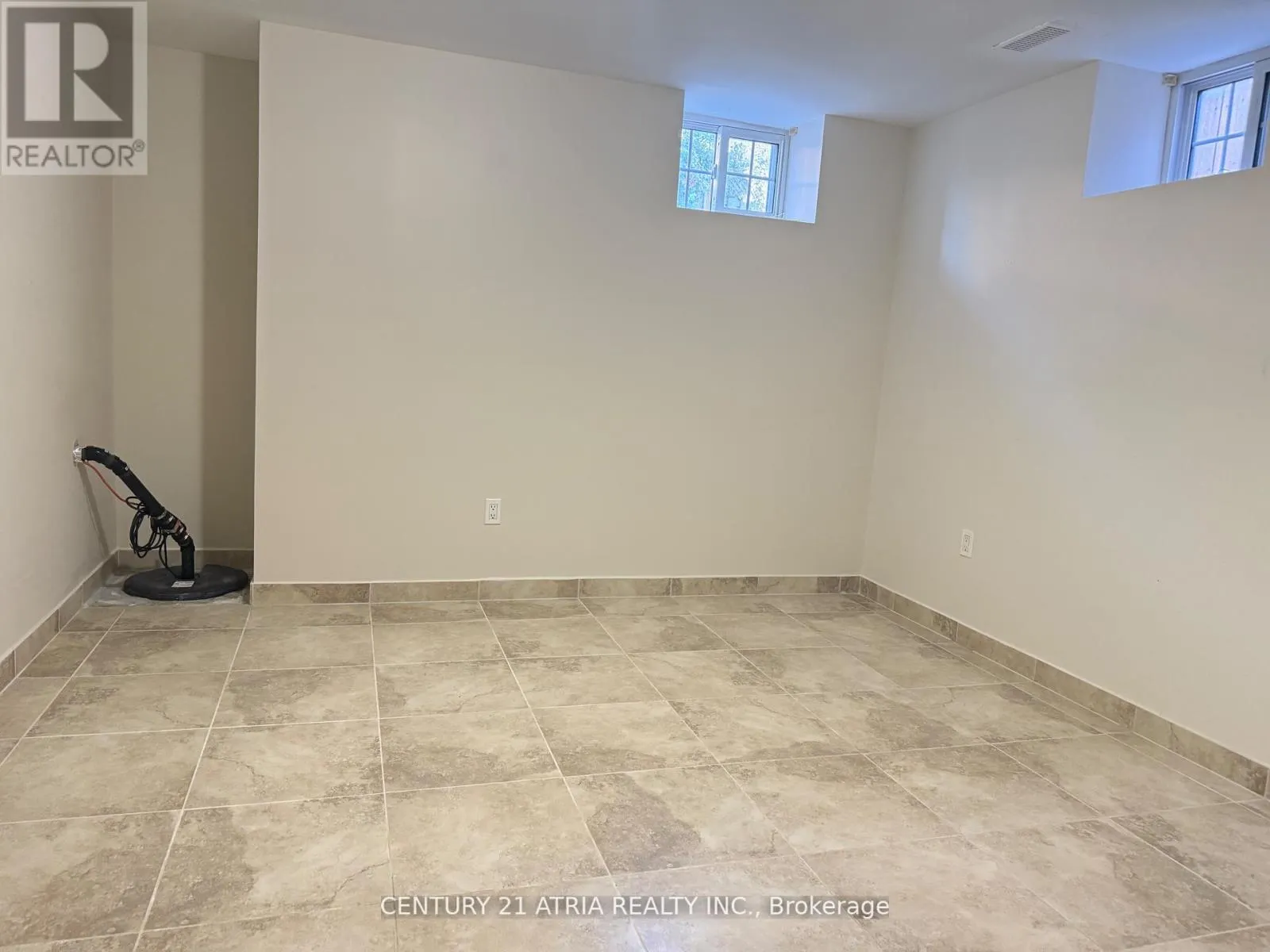 BSMT - 94 KINGS CRESCENT