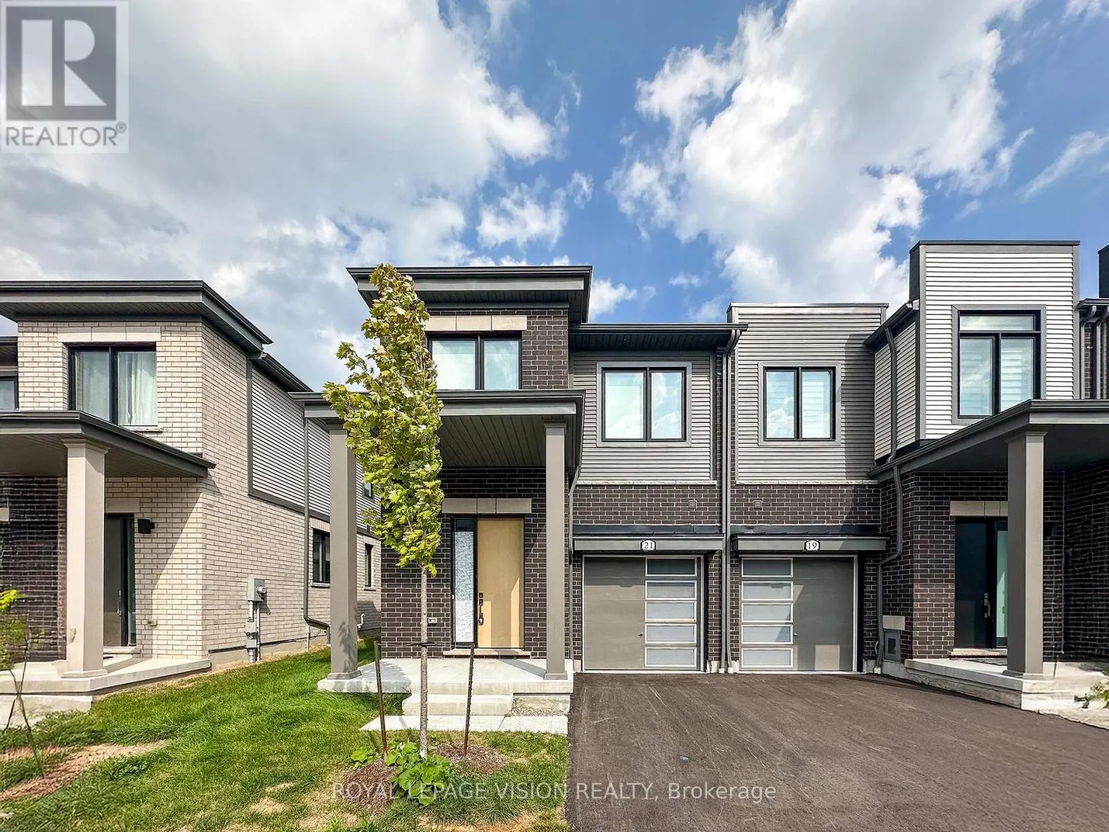21 SORBARA WAY