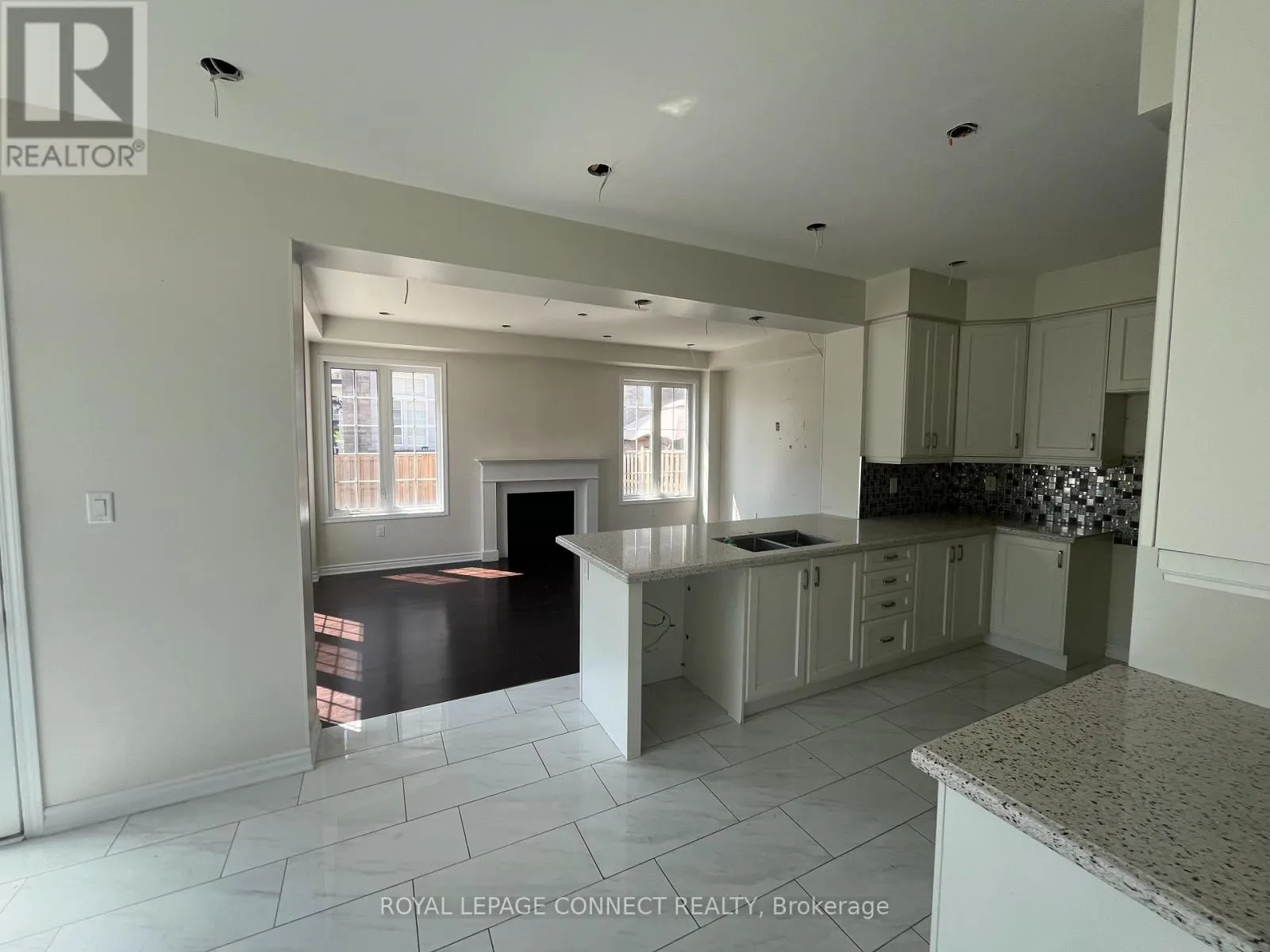 2427 MOONLIGHT CRESCENT