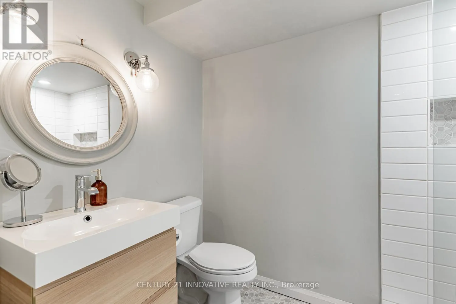 4 BLACKFRIAR AVENUE