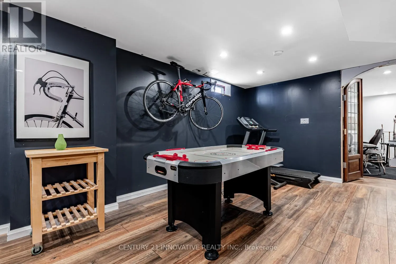 4 BLACKFRIAR AVENUE