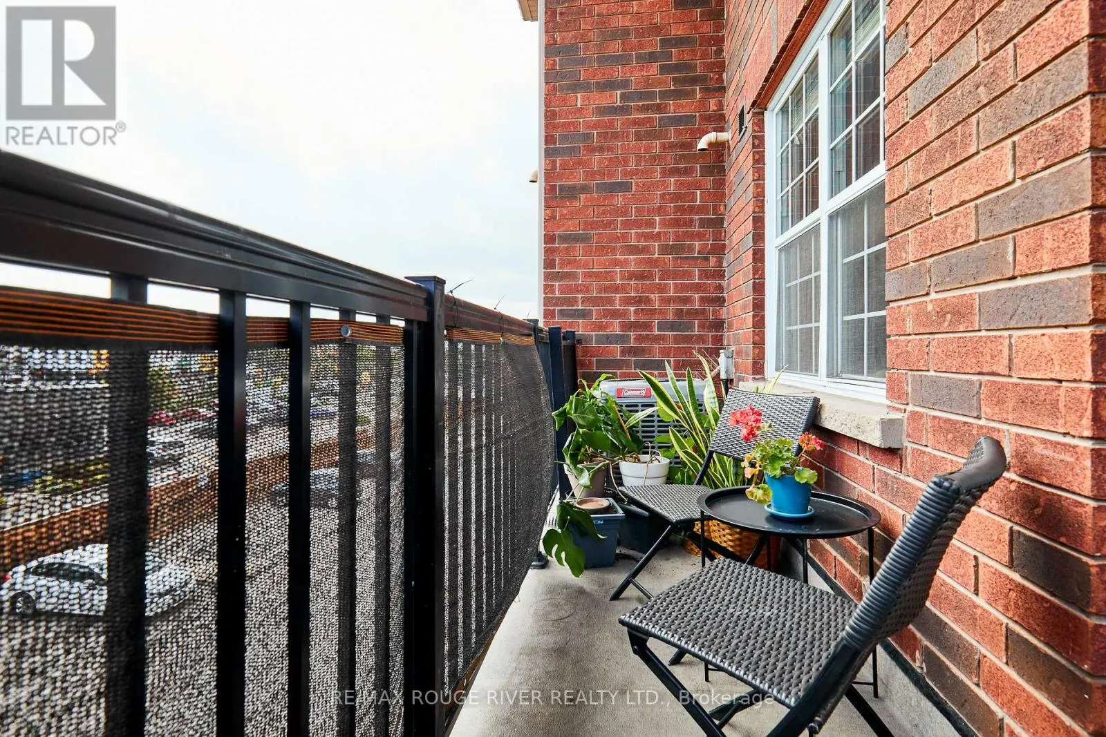 312 - 25 STRANGFORD LANE