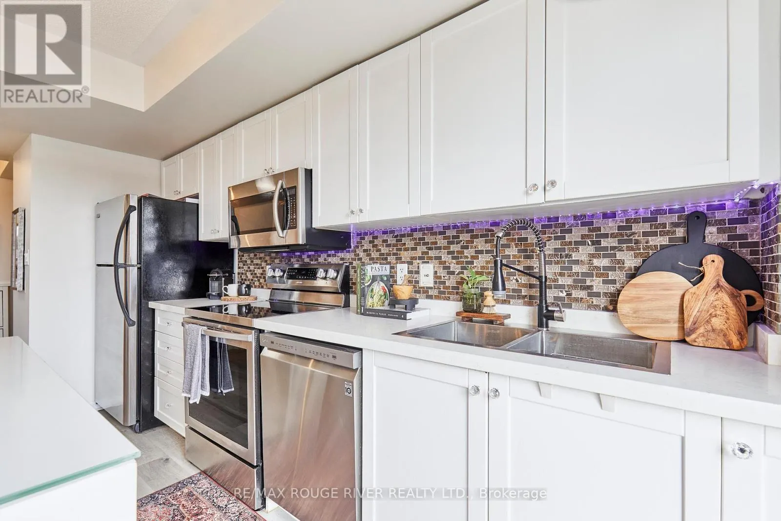 312 - 25 STRANGFORD LANE