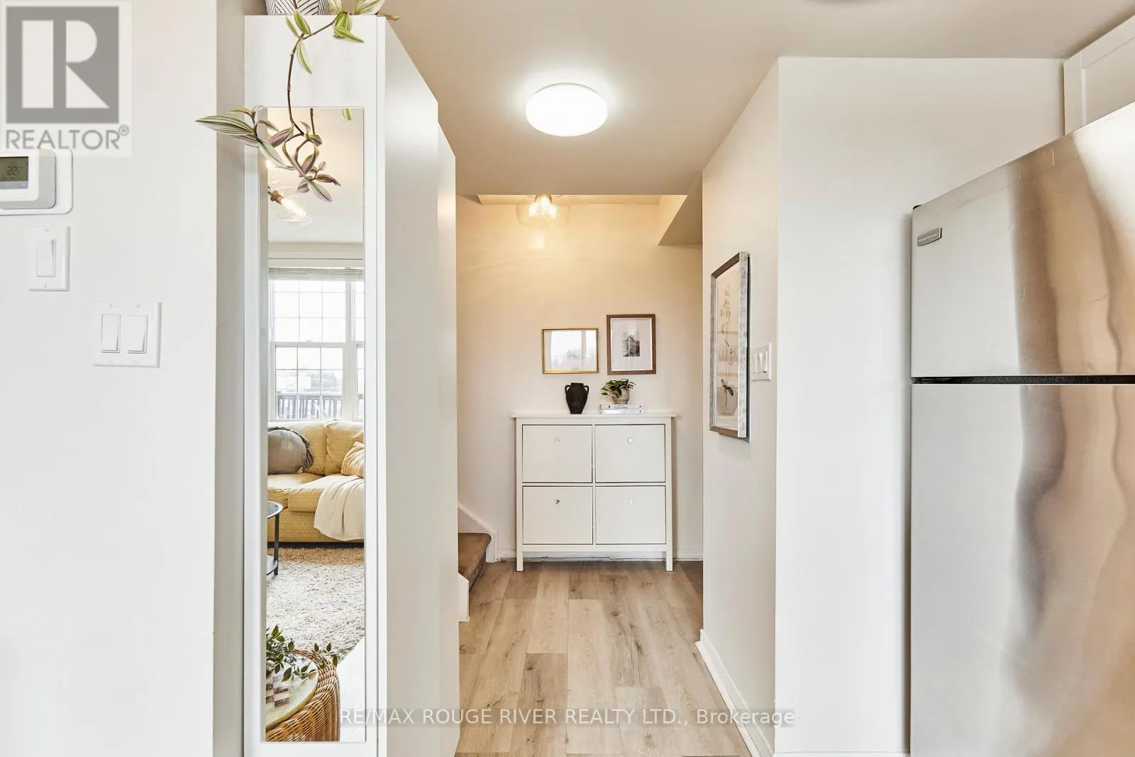 312 - 25 STRANGFORD LANE